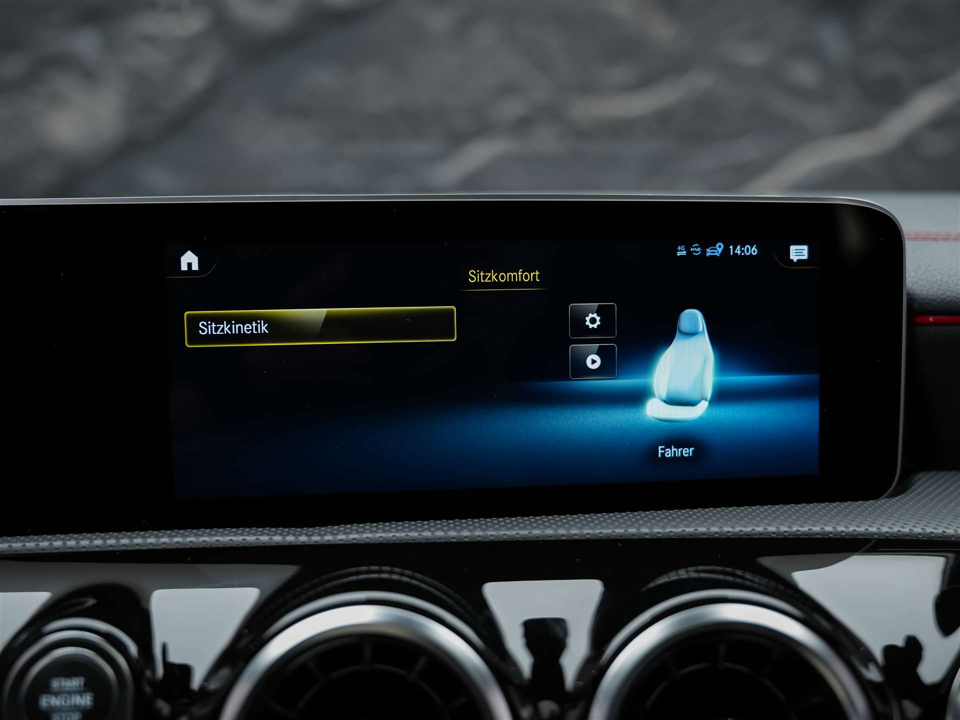 MERCEDES-BENZ CLA 220 AMG Line 7G-DCT 4Matic *Panorama*Standheizung*El. Sitze mit Memory*-image-31