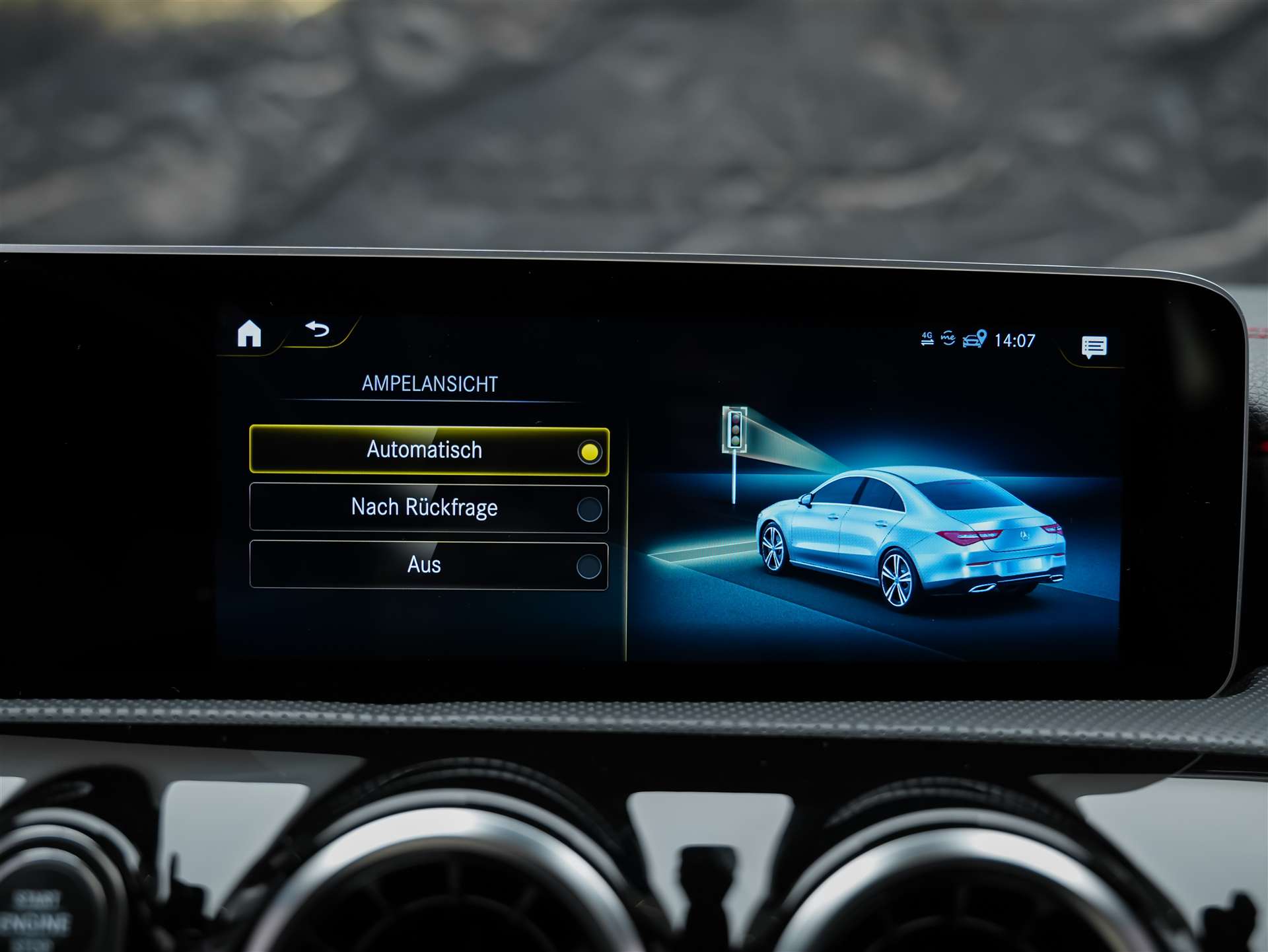 MERCEDES-BENZ CLA 220 AMG Line 7G-DCT 4Matic *Panorama*Standheizung*El. Sitze mit Memory*-image-38