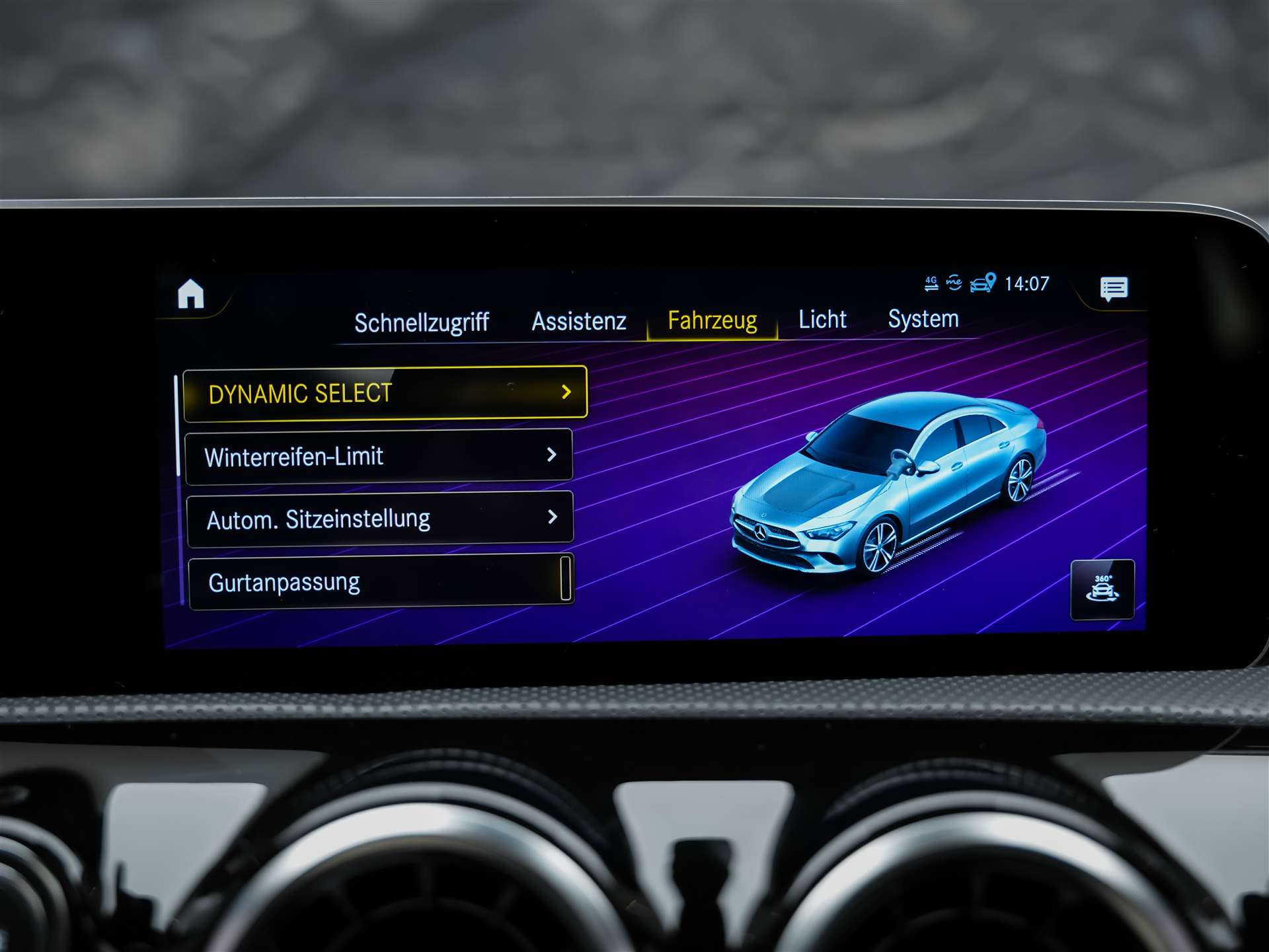 MERCEDES-BENZ CLA 220 AMG Line 7G-DCT 4Matic *Panorama*Standheizung*El. Sitze mit Memory*-image-40