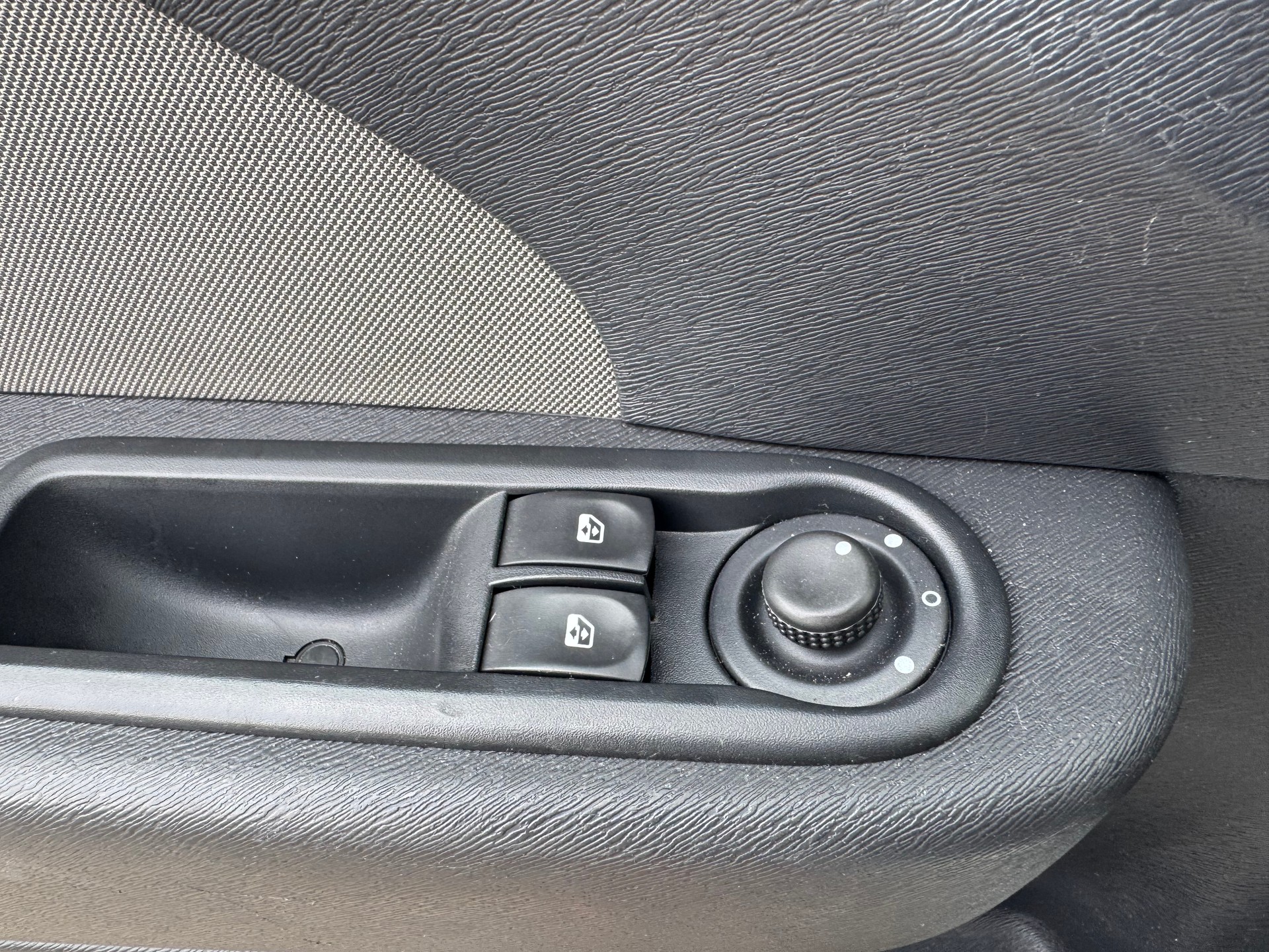 RENAULT Twingo 1.2 Authentique-image-11