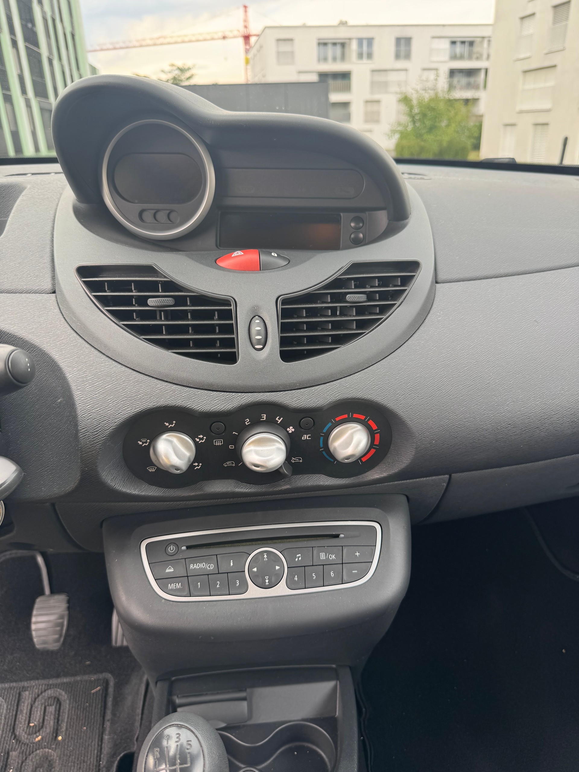RENAULT Twingo 1.2 Authentique-image-10