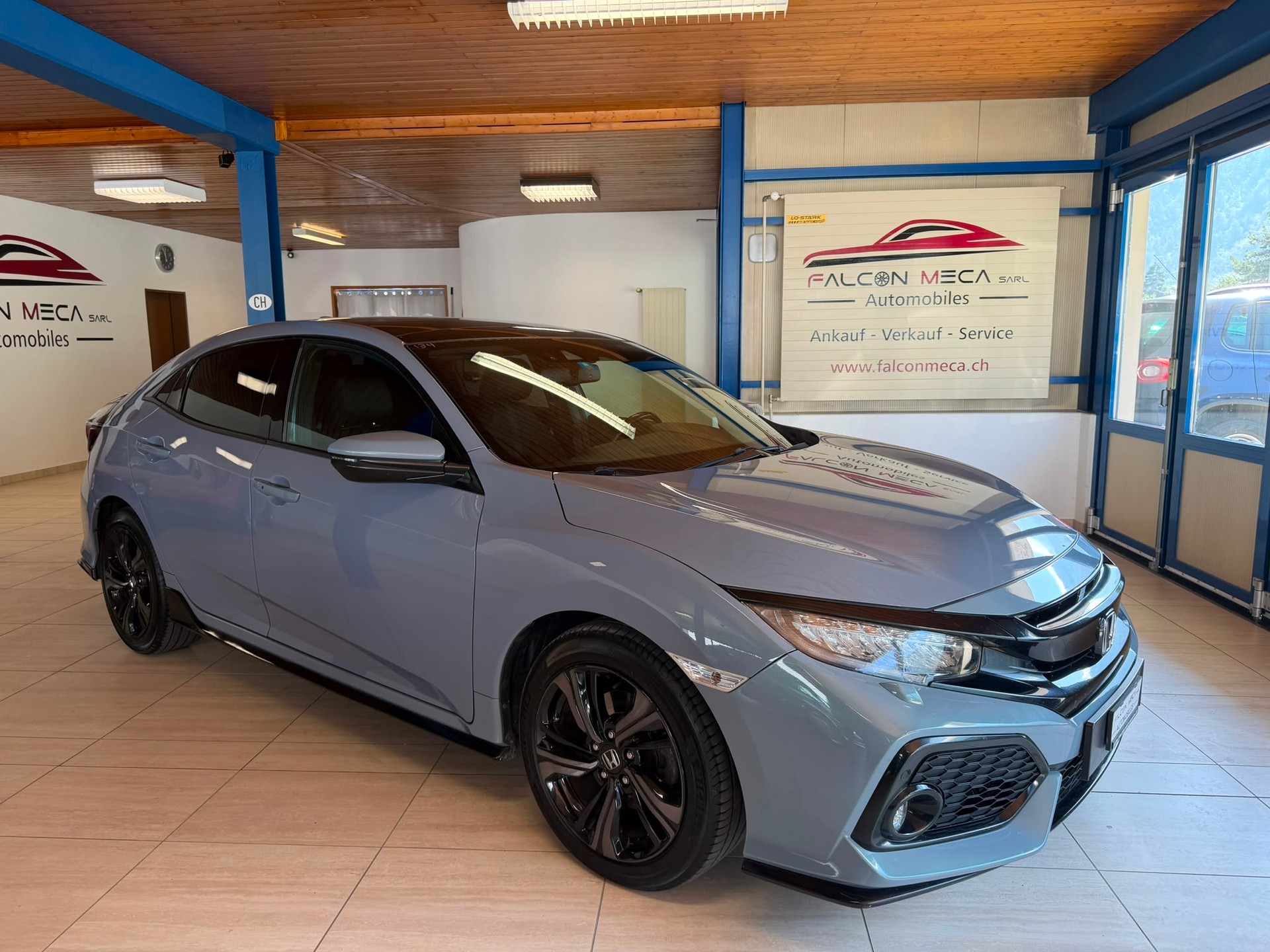 HONDA Civic 1.5 VTEC Sport Plus CVT-showroom-element-1