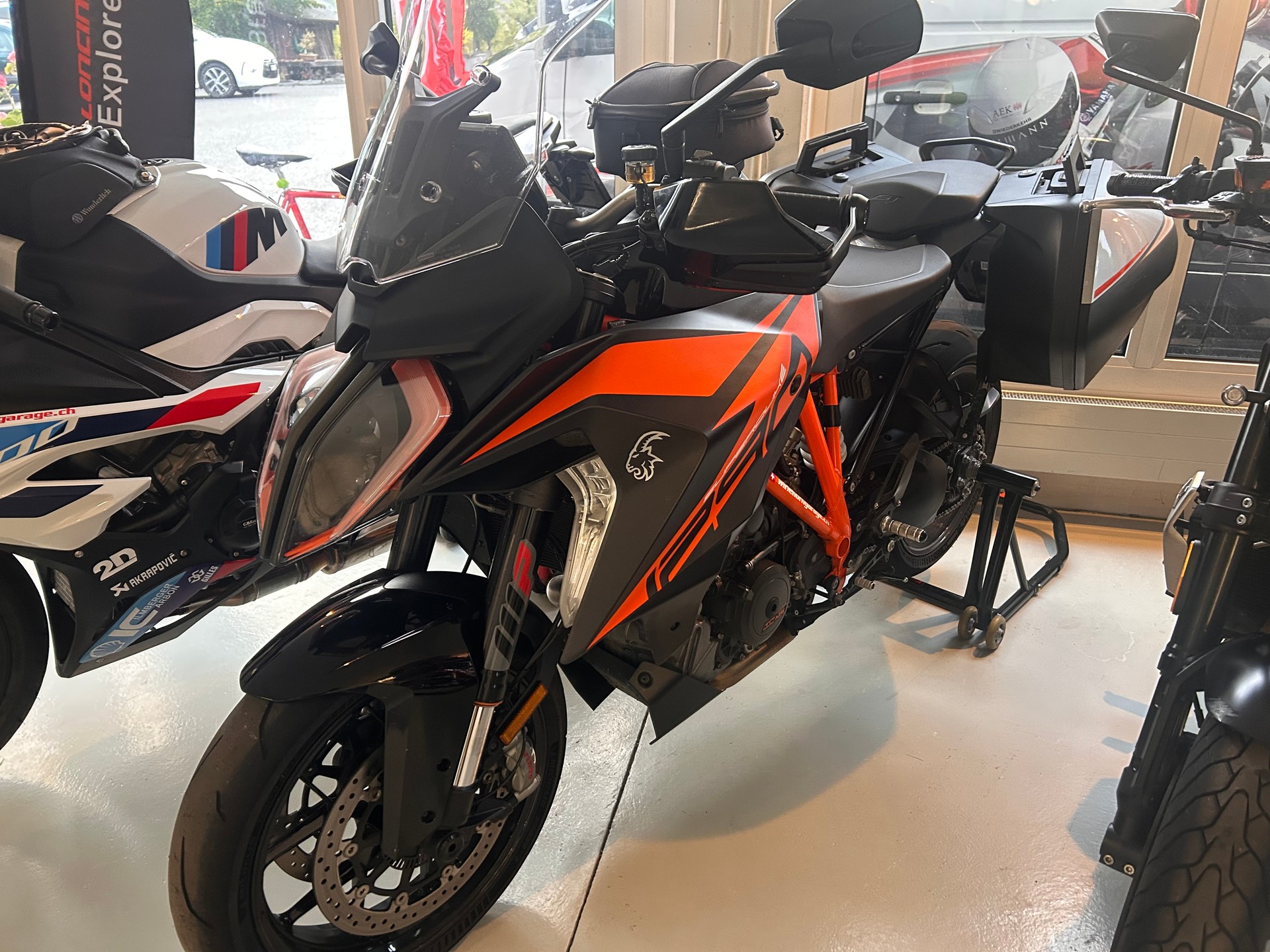 KTM 1290 Super Duke GT-image-4
