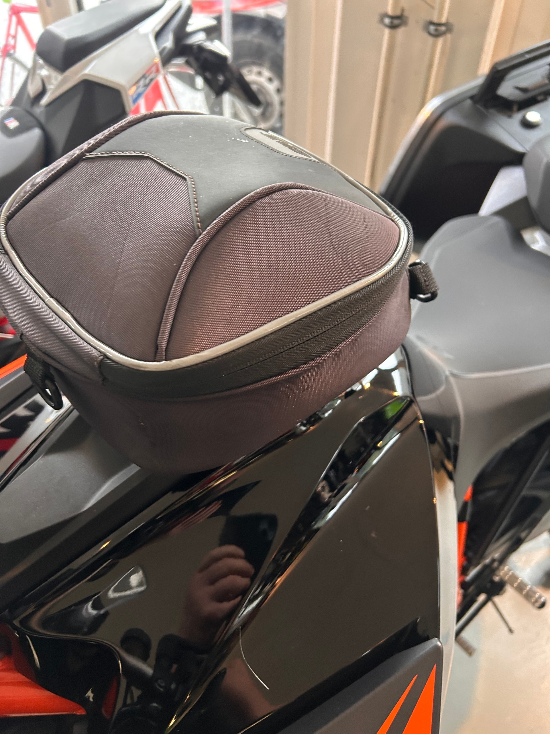 KTM 1290 Super Duke GT-image-3