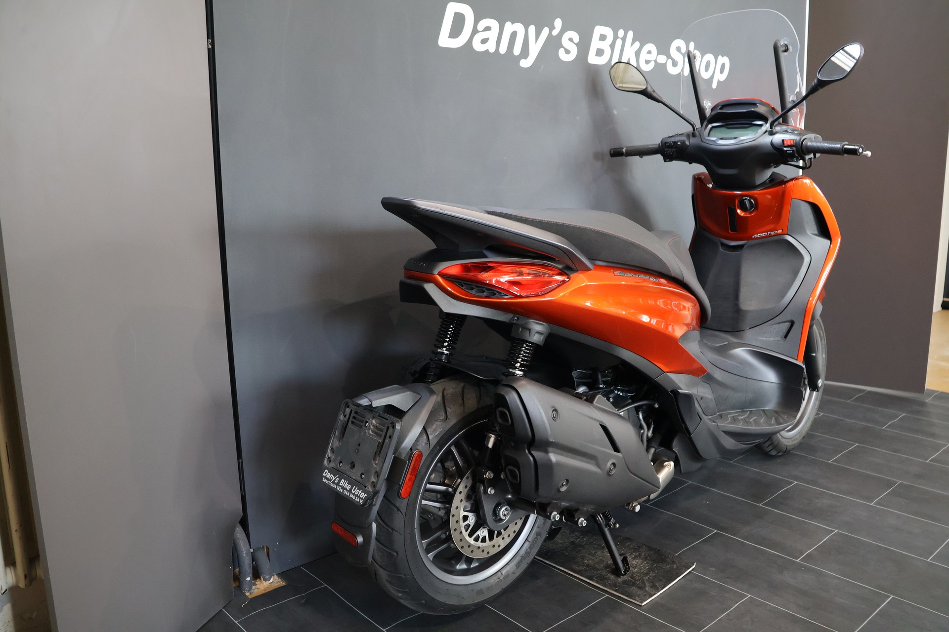 PIAGGIO Beverly 400 Sport-showroom-element-3