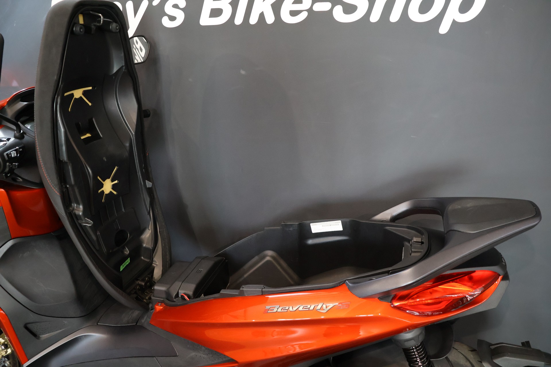 PIAGGIO Beverly 400 Sport-image-6