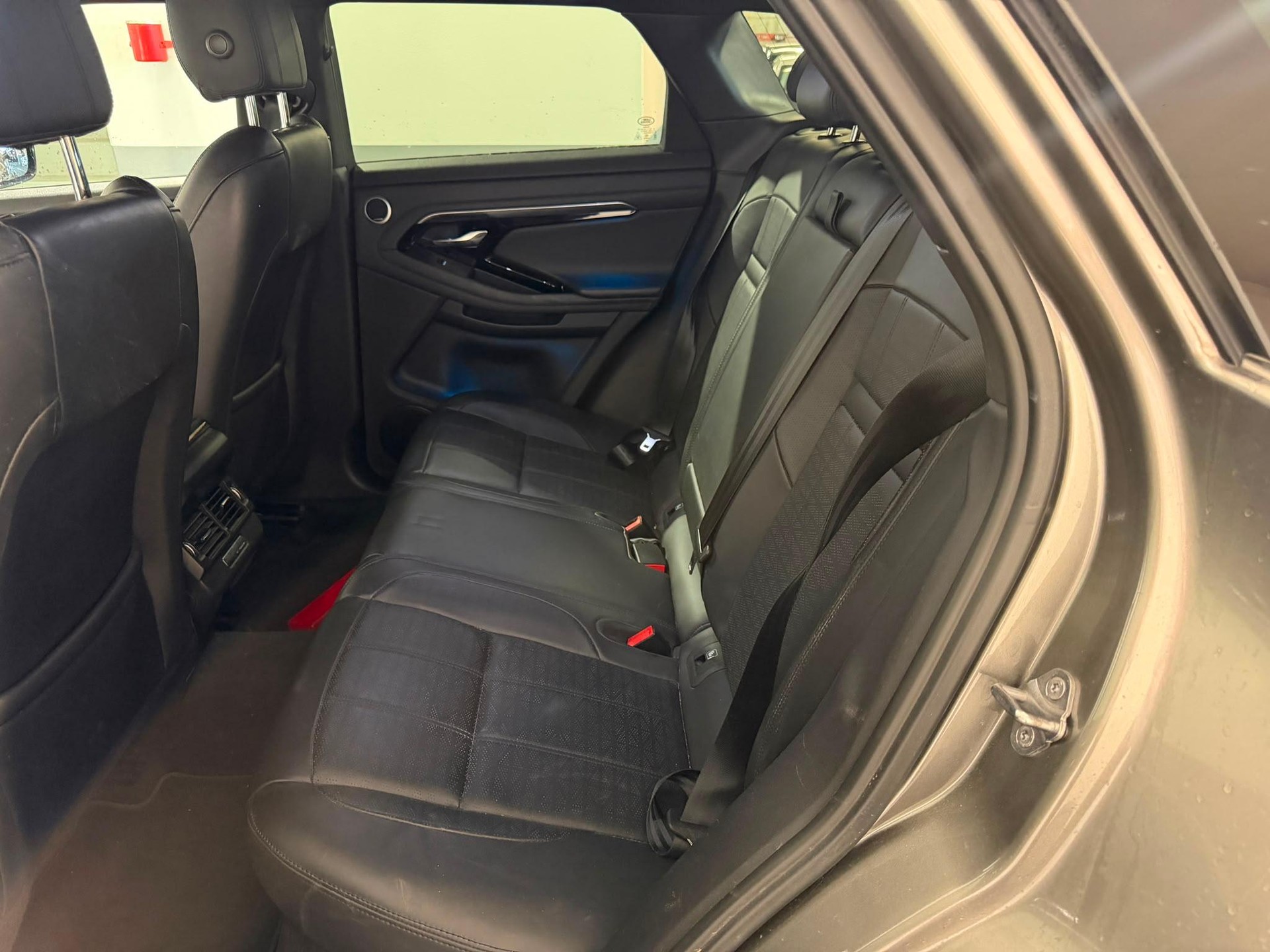 LAND ROVER Range Rover Evoque 2.0 T 250 R-Dynamic HSE-image-11
