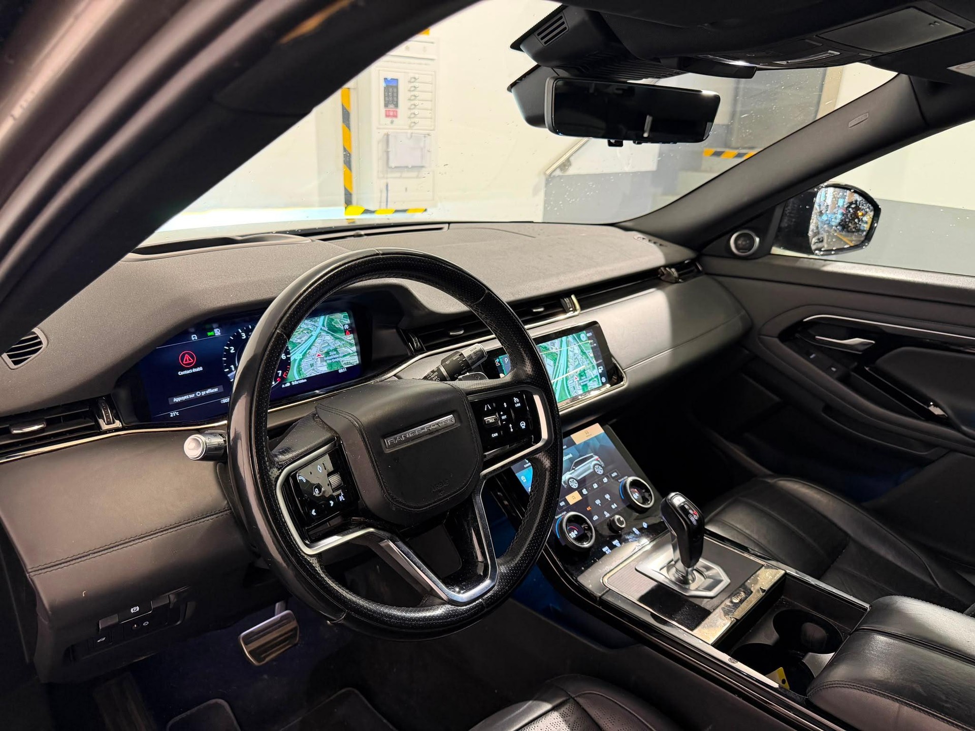 LAND ROVER Range Rover Evoque 2.0 T 250 R-Dynamic HSE-image-4