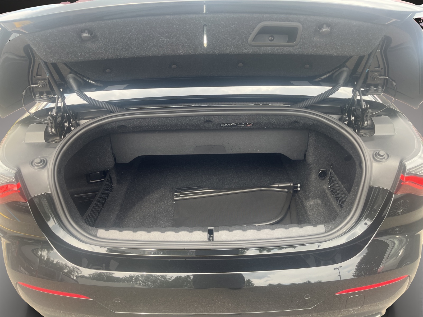 BMW M440i xDrive 48V Cabriolet Steptronic-image-10