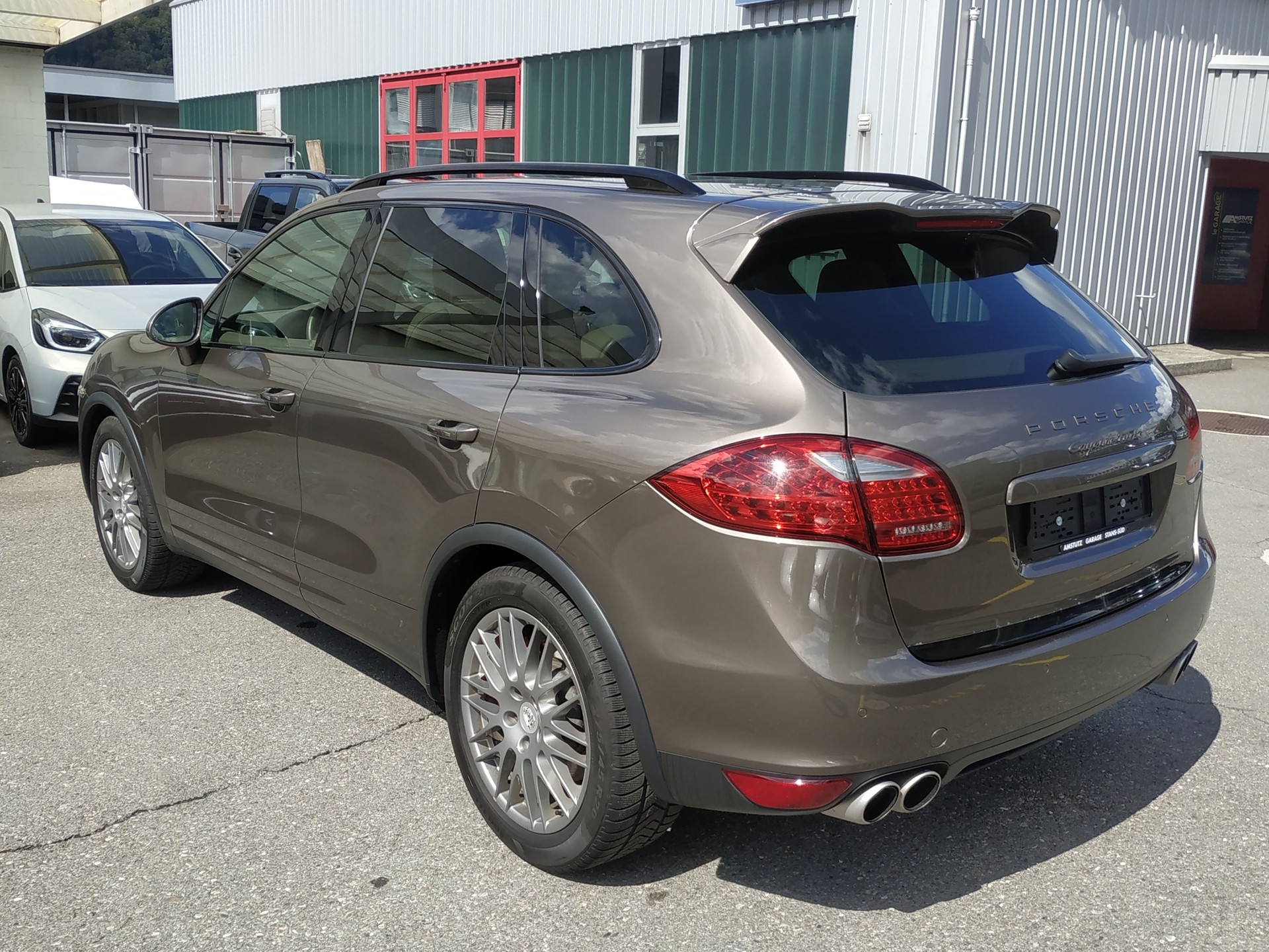 PORSCHE Cayenne Turbo-image-5