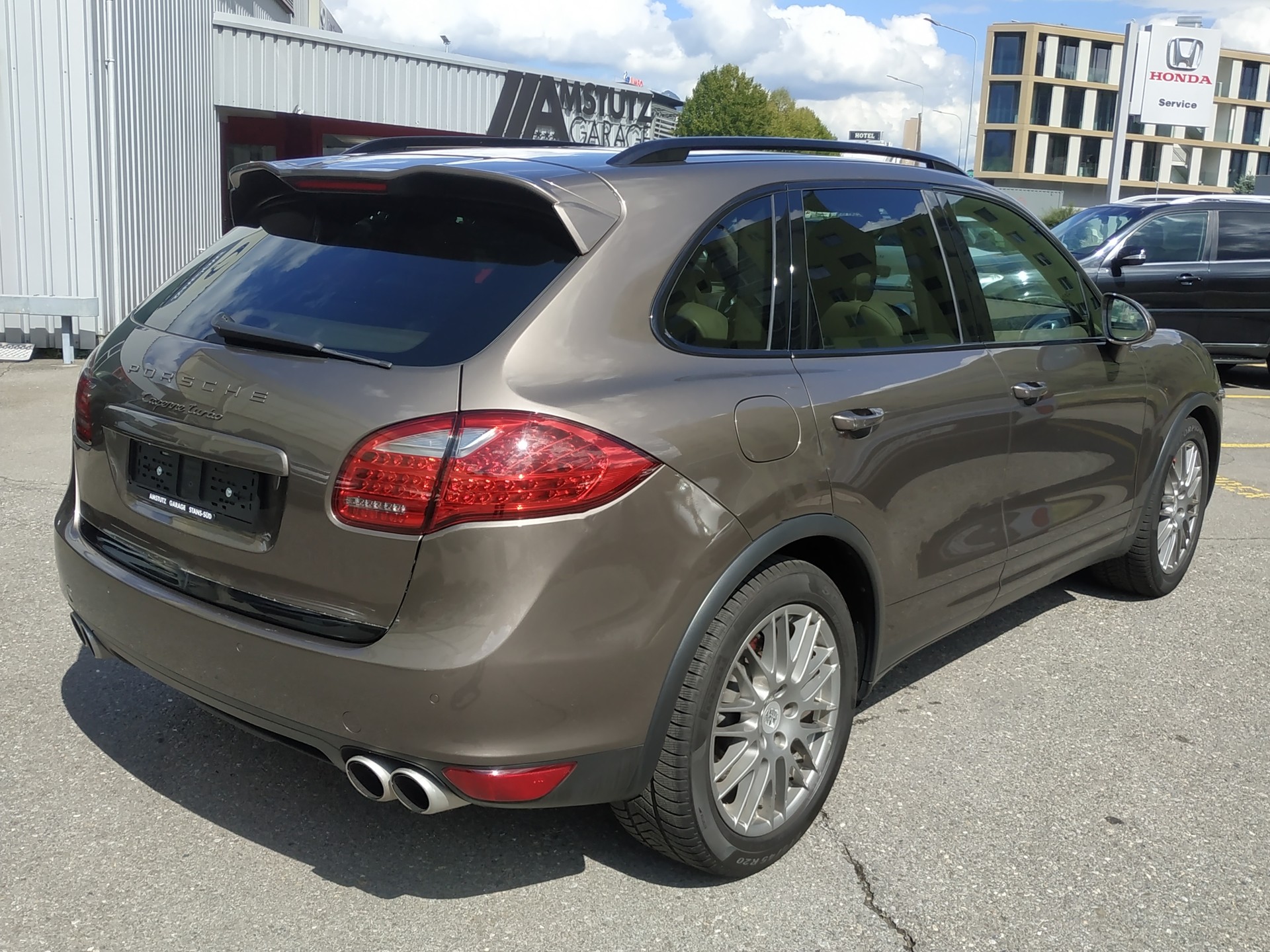 PORSCHE Cayenne Turbo-image-7