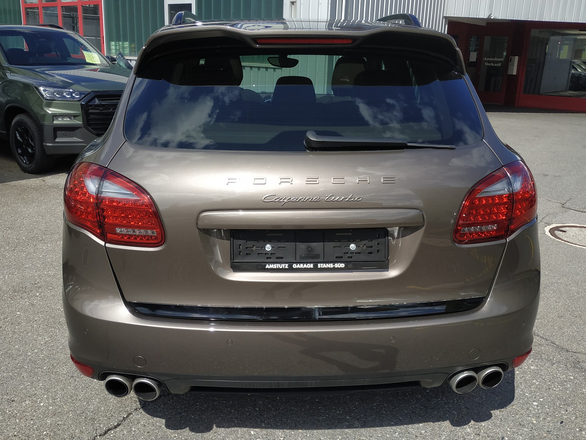 PORSCHE Cayenne Turbo-image-9