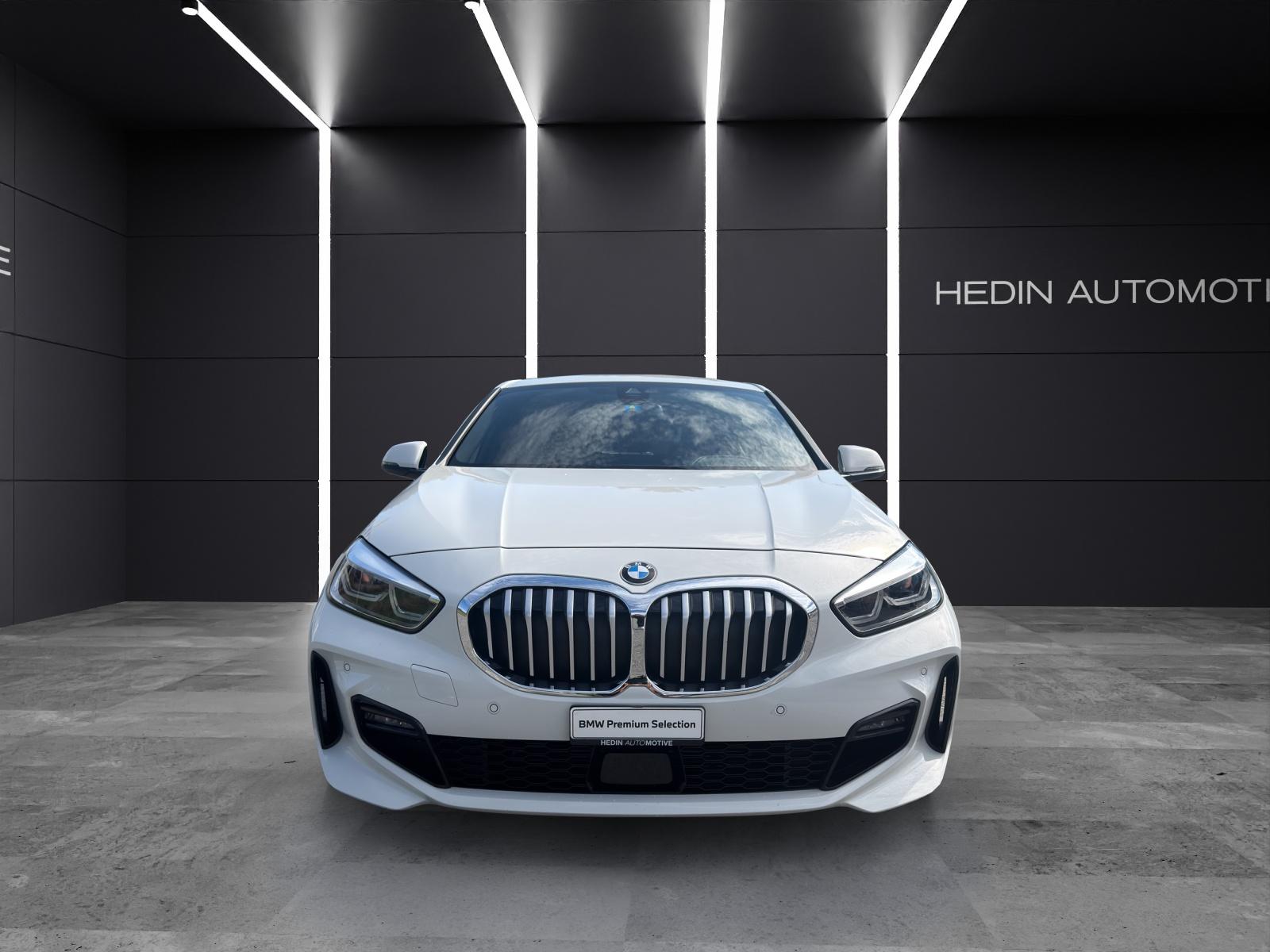 BMW 120d xDrive SAG-showroom-element-2