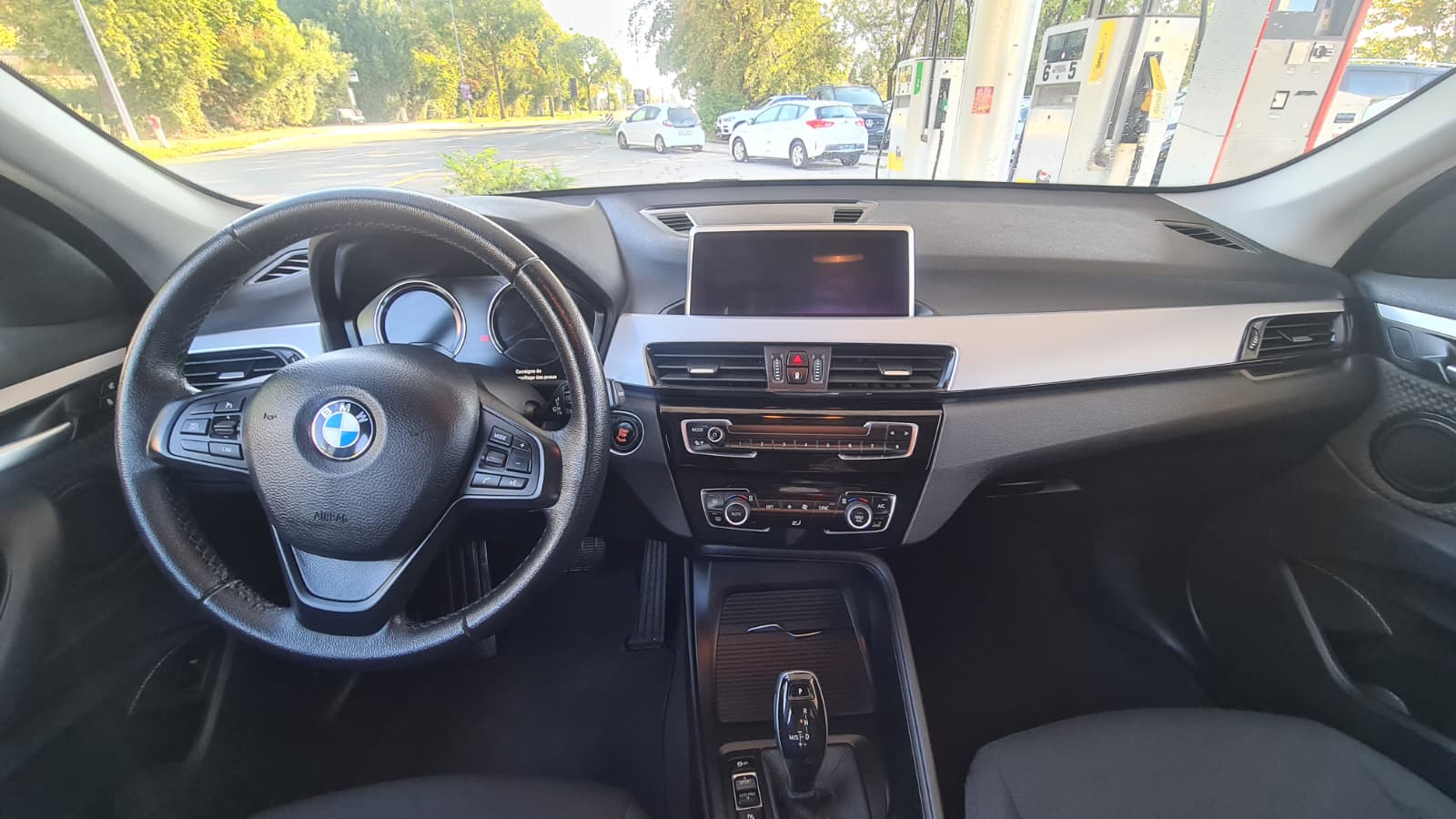 BMW X1 sDrive 18d Steptronic ** Gr-Navi ** Tempomat ** Klimaautomat ** PDC V+H ** Frisch Ab MFK & Service **-image-17