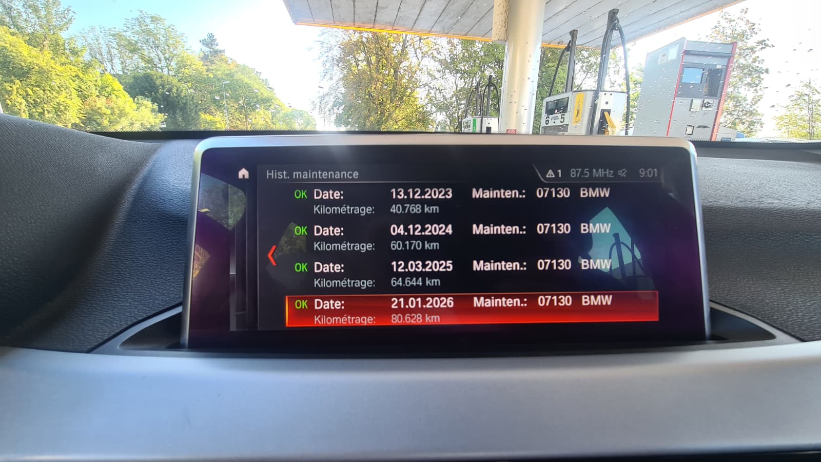 BMW X1 sDrive 18d Steptronic ** Gr-Navi ** Tempomat ** Klimaautomat ** PDC V+H ** Frisch Ab MFK & Service **-image-15