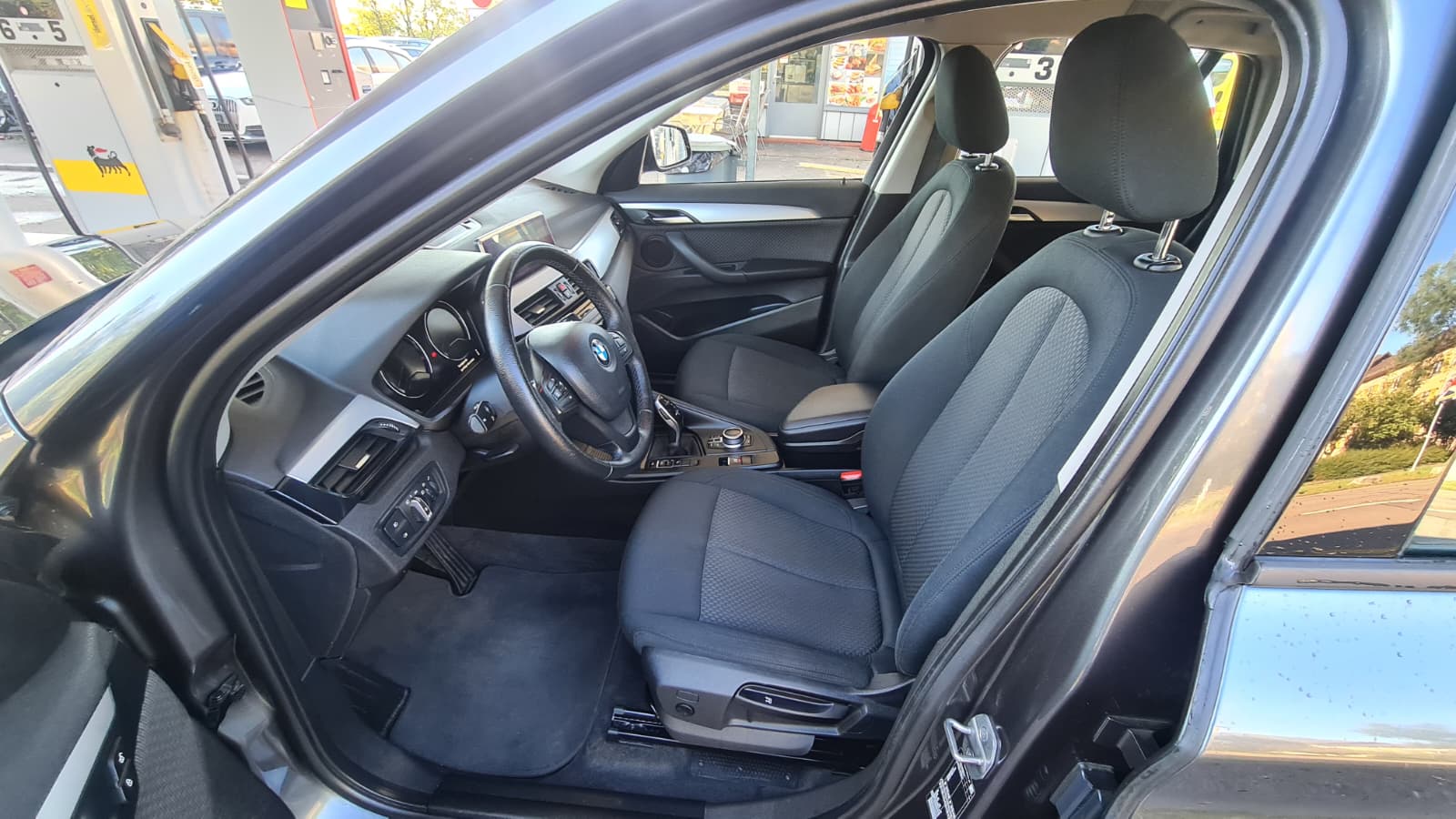 BMW X1 sDrive 18d Steptronic ** Gr-Navi ** Tempomat ** Klimaautomat ** PDC V+H ** Frisch Ab MFK & Service **-image-19