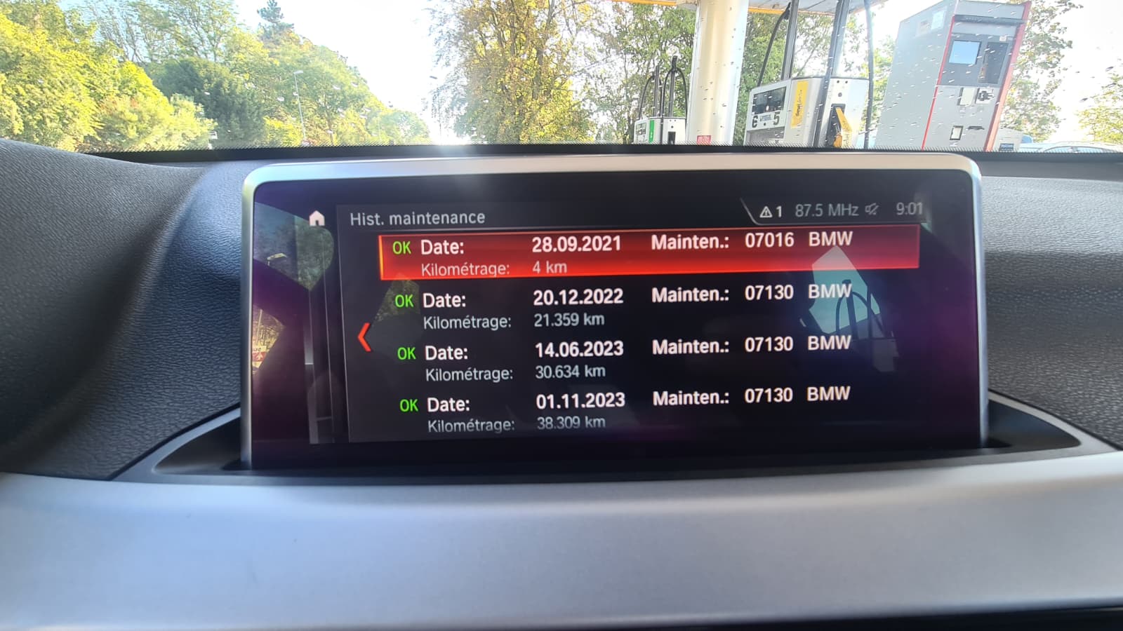BMW X1 sDrive 18d Steptronic ** Gr-Navi ** Tempomat ** Klimaautomat ** PDC V+H ** Frisch Ab MFK & Service **-image-14