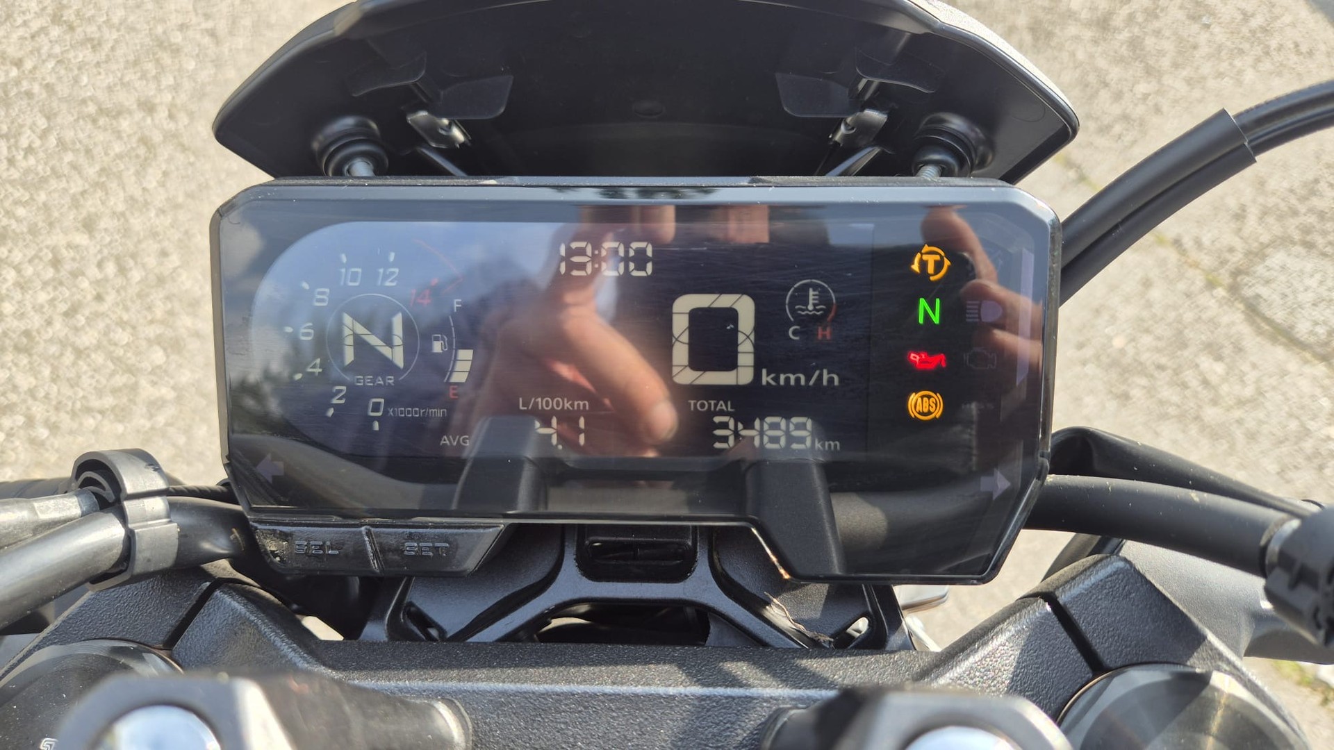 HONDA CB 650 R-image-5