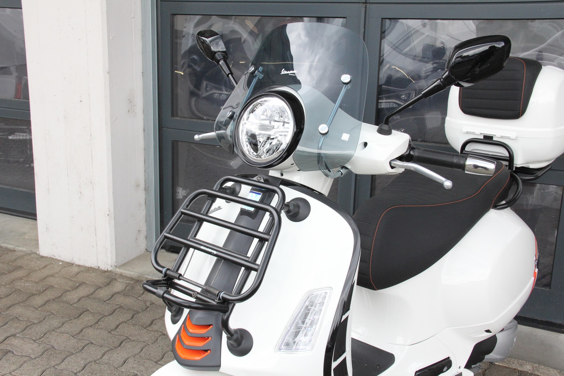 PIAGGIO Vespa GTS 300 Super Sport ABS-image-12