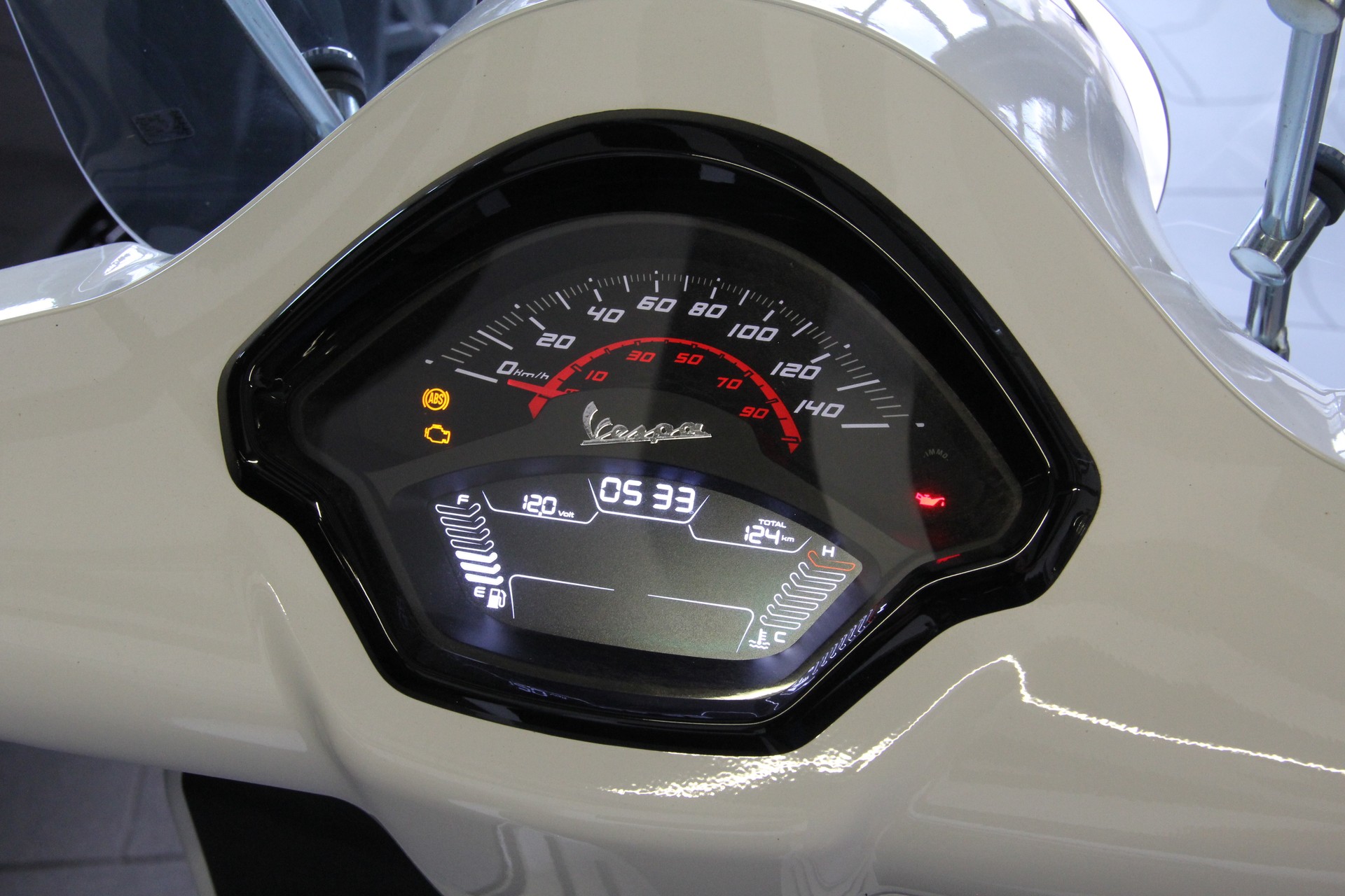 PIAGGIO Vespa GTS 300 Super Sport ABS-image-15