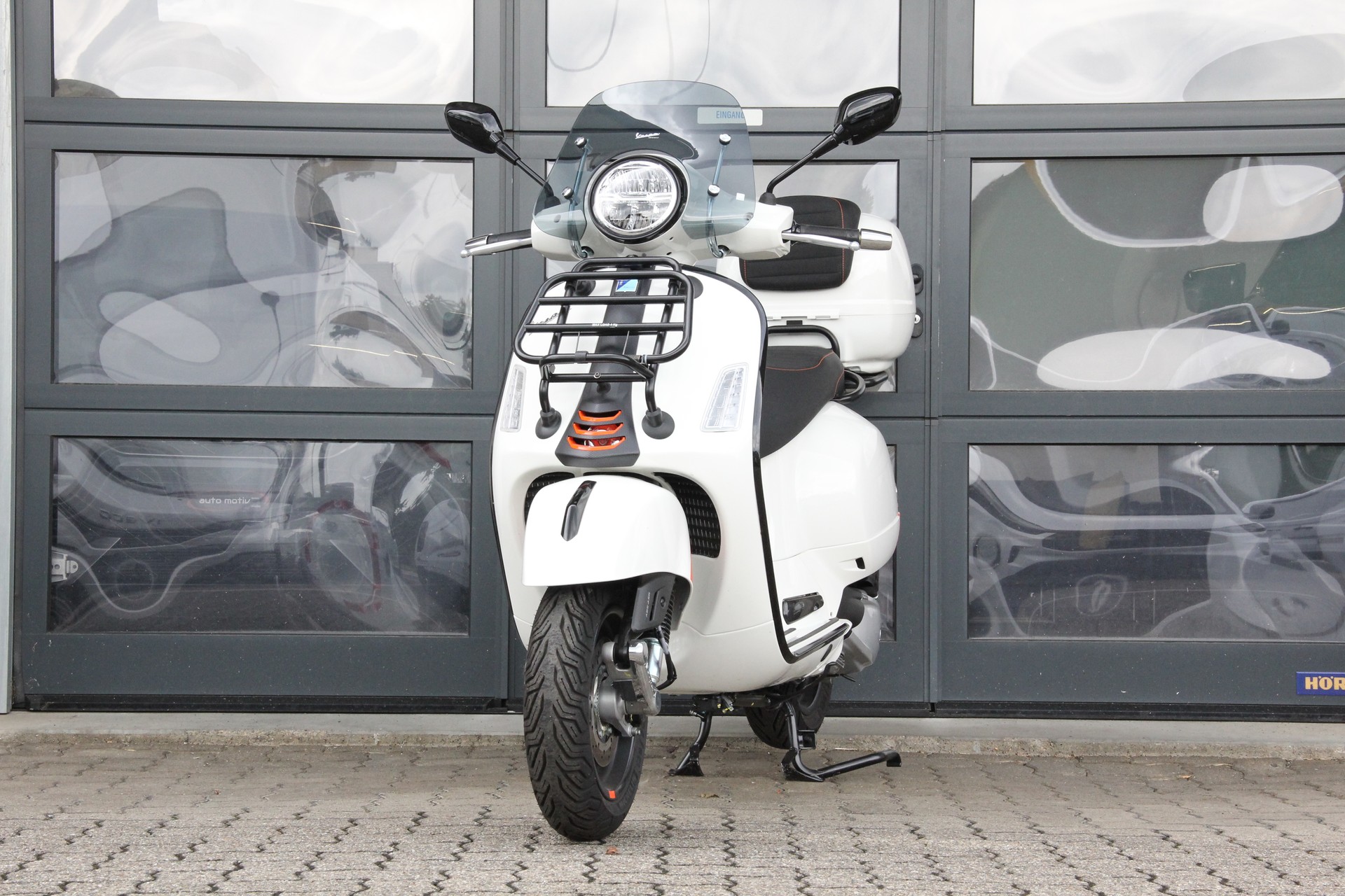PIAGGIO Vespa GTS 300 Super Sport ABS-image-2