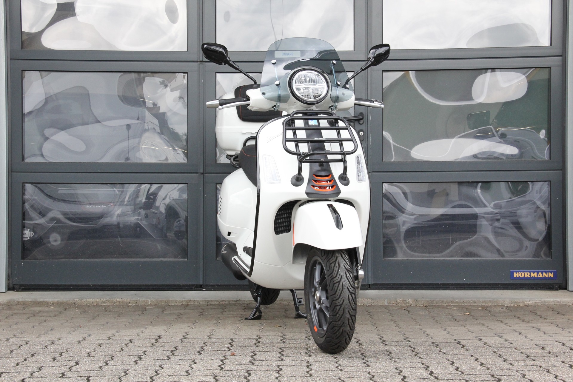 PIAGGIO Vespa GTS 300 Super Sport ABS-image-4