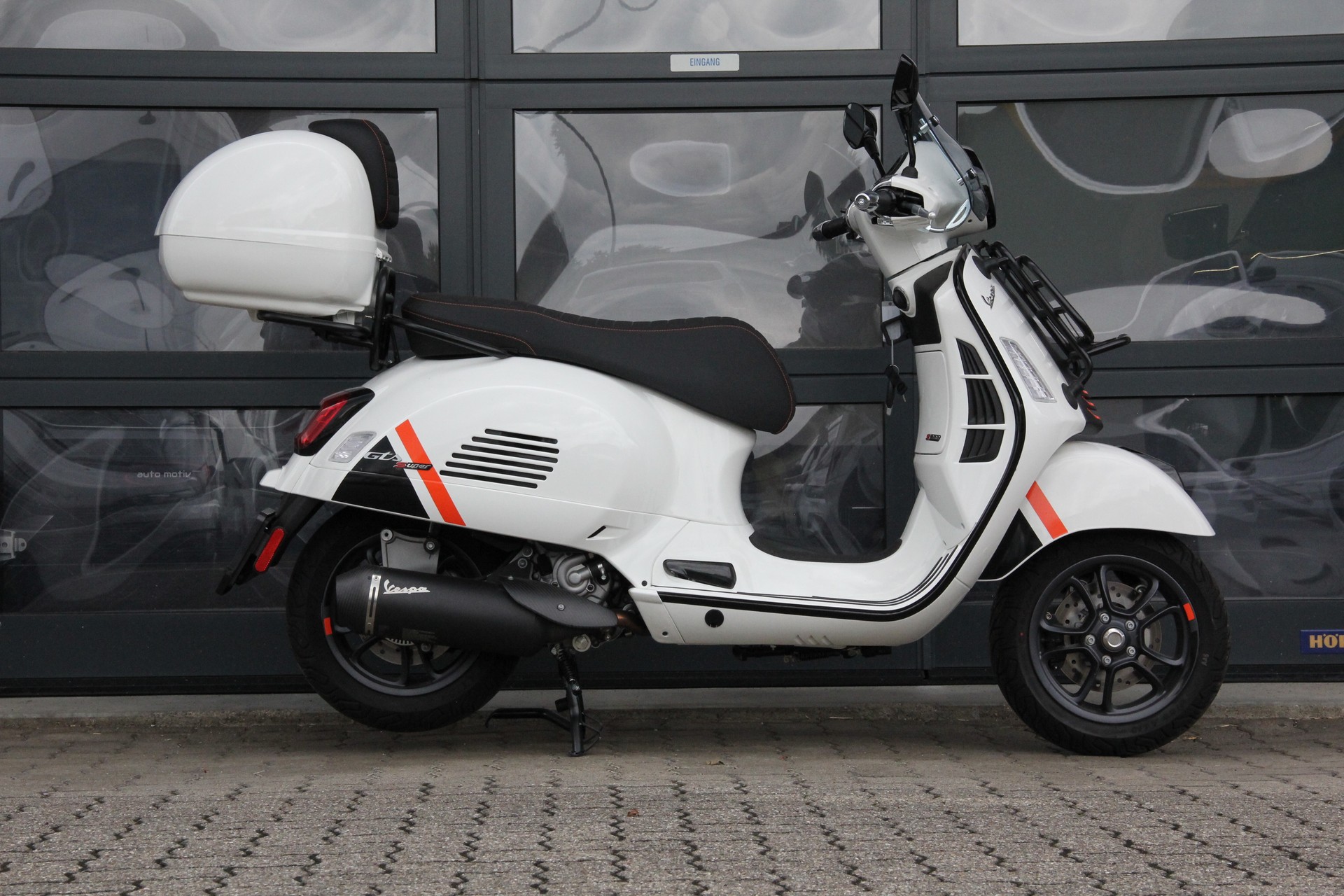 PIAGGIO Vespa GTS 300 Super Sport ABS-image-0