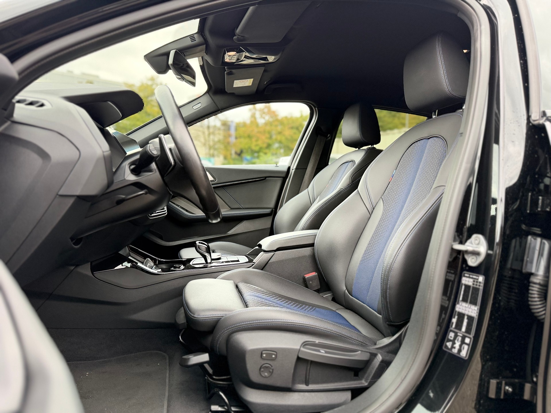 BMW M135i xDrive Steptronic-image-12