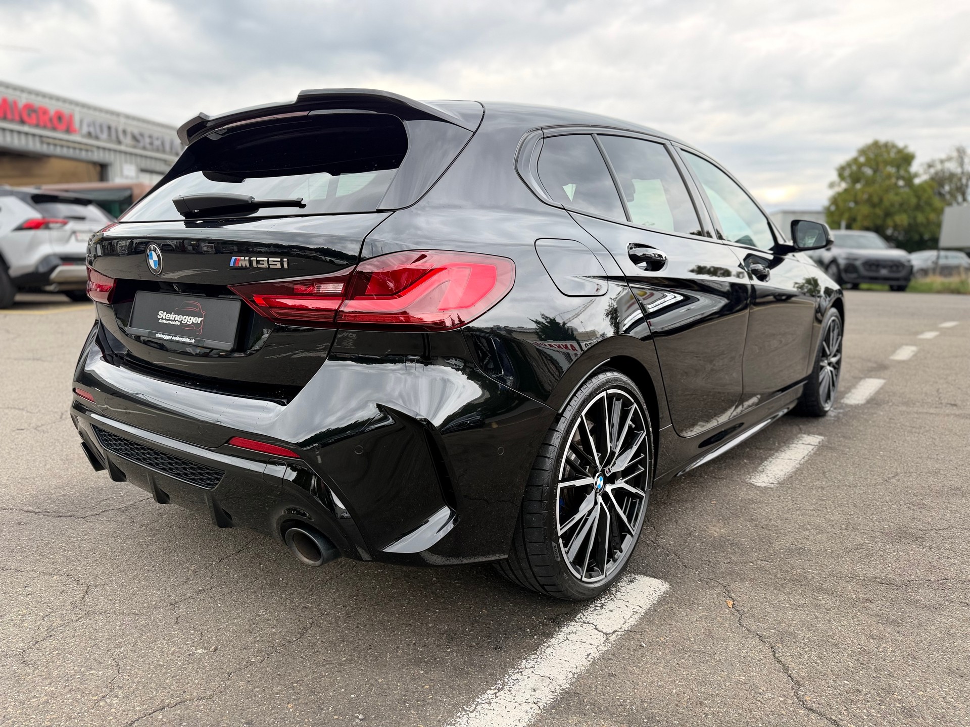 BMW M135i xDrive Steptronic-image-10