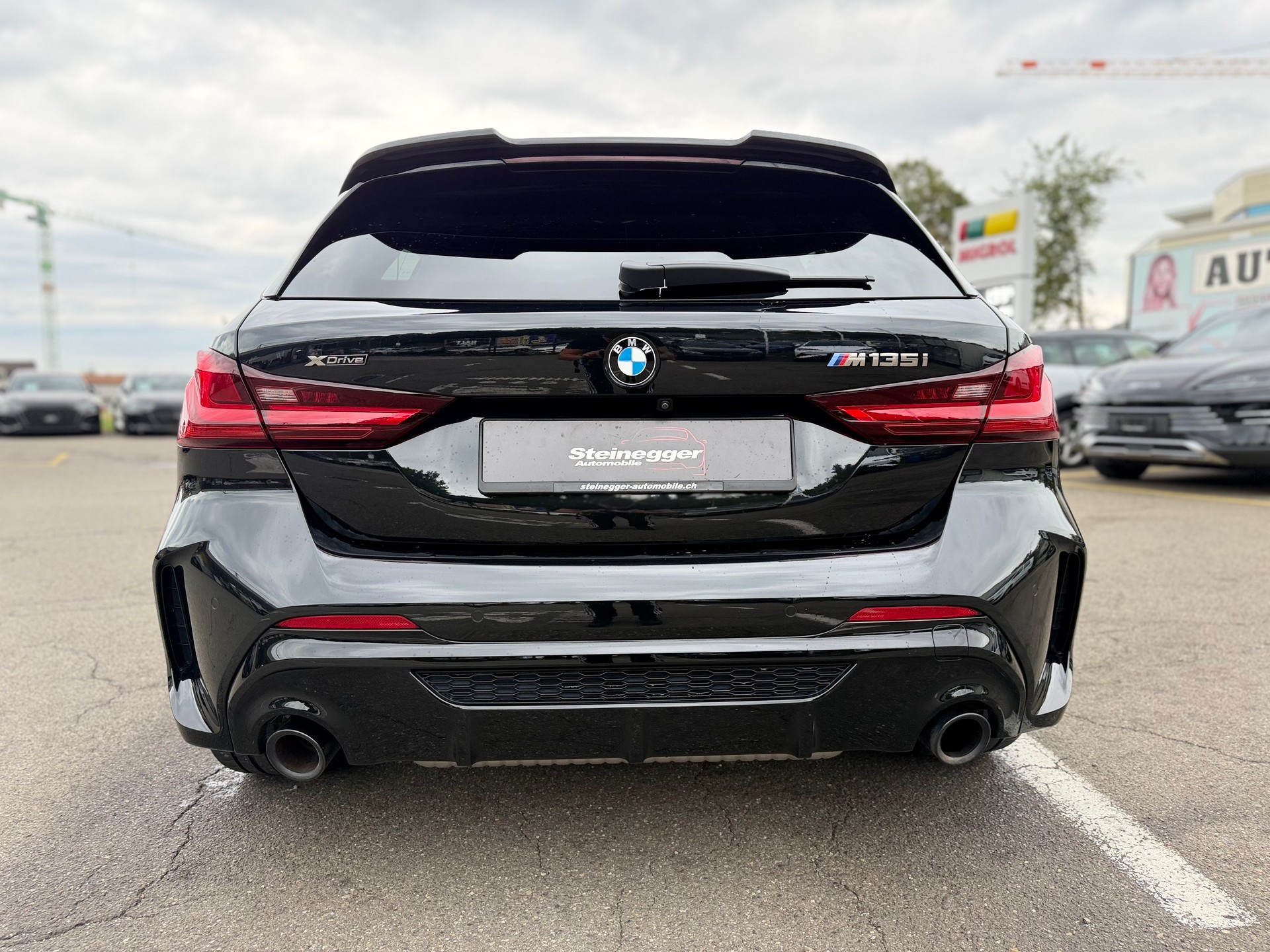 BMW M135i xDrive Steptronic-image-9