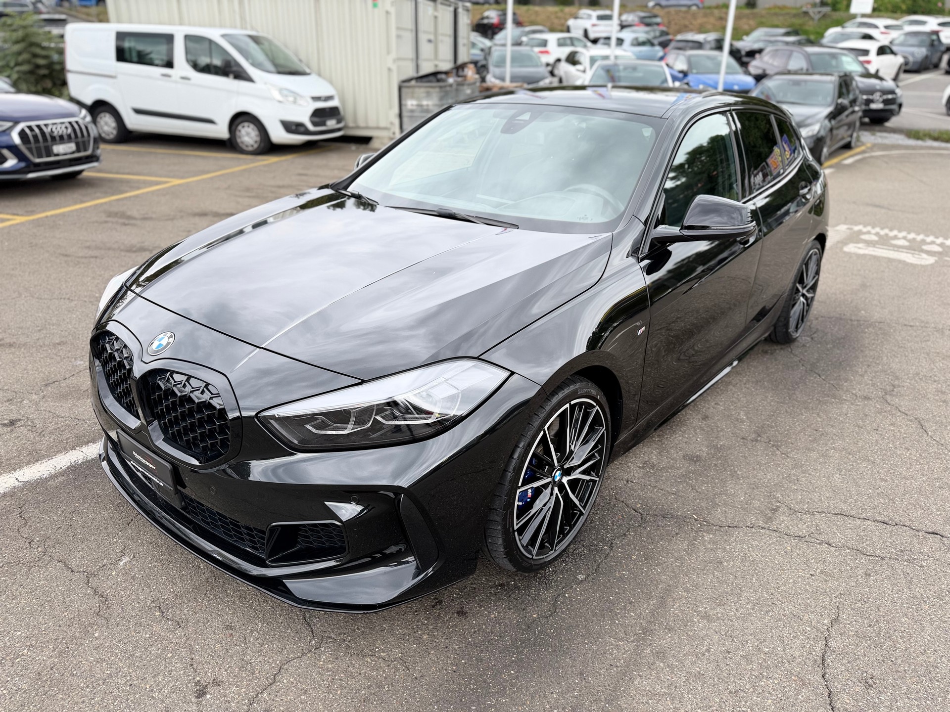 BMW M135i xDrive Steptronic-image-4