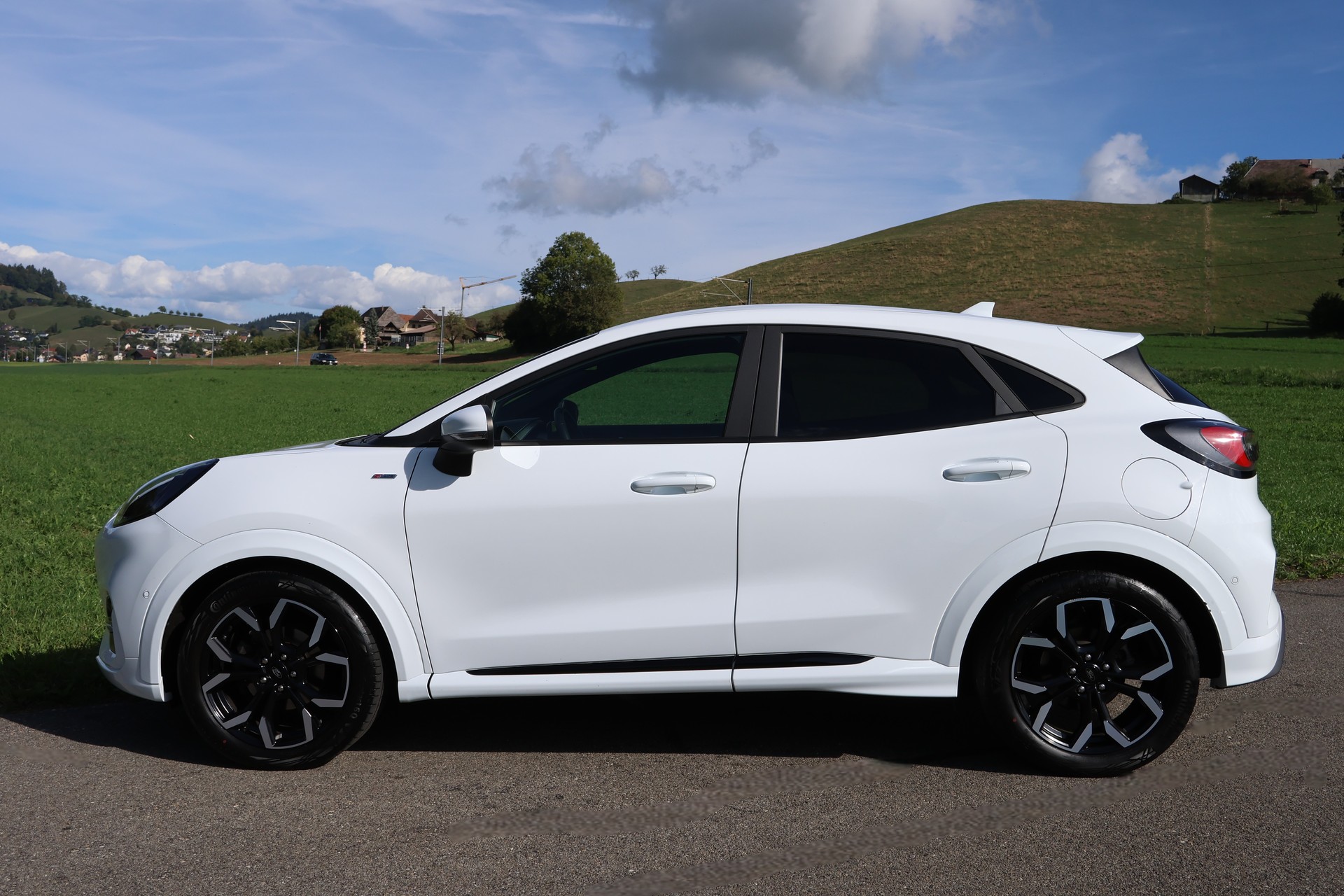 FORD Puma 1.0 MHEV ST-Line X-showroom-element-1