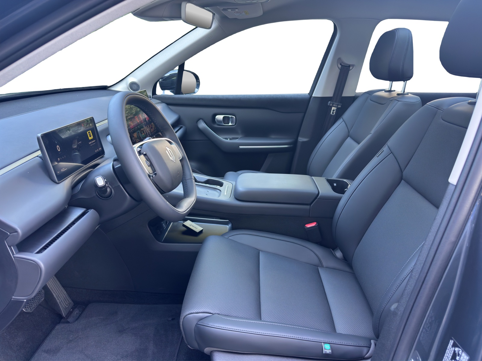 LEAPMOTOR C10 EV AWD-image-6