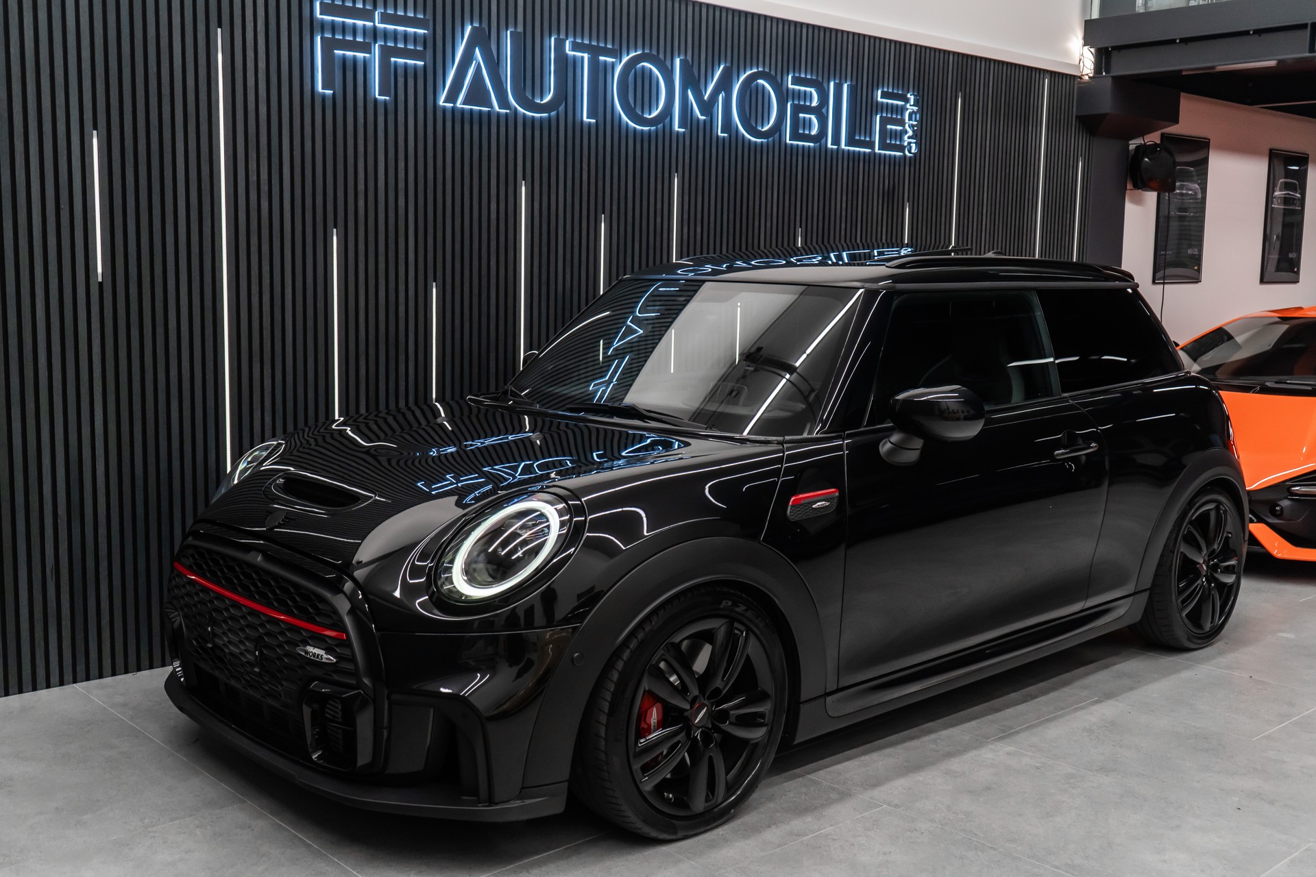 MINI Cooper John Cooper Works Steptronic-showroom-element-3