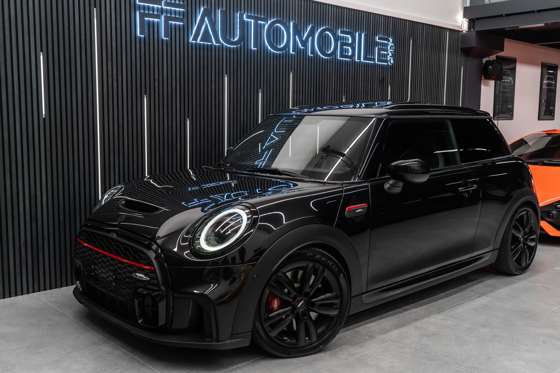 MINI Cooper John Cooper Works Steptronic-showroom-element-1