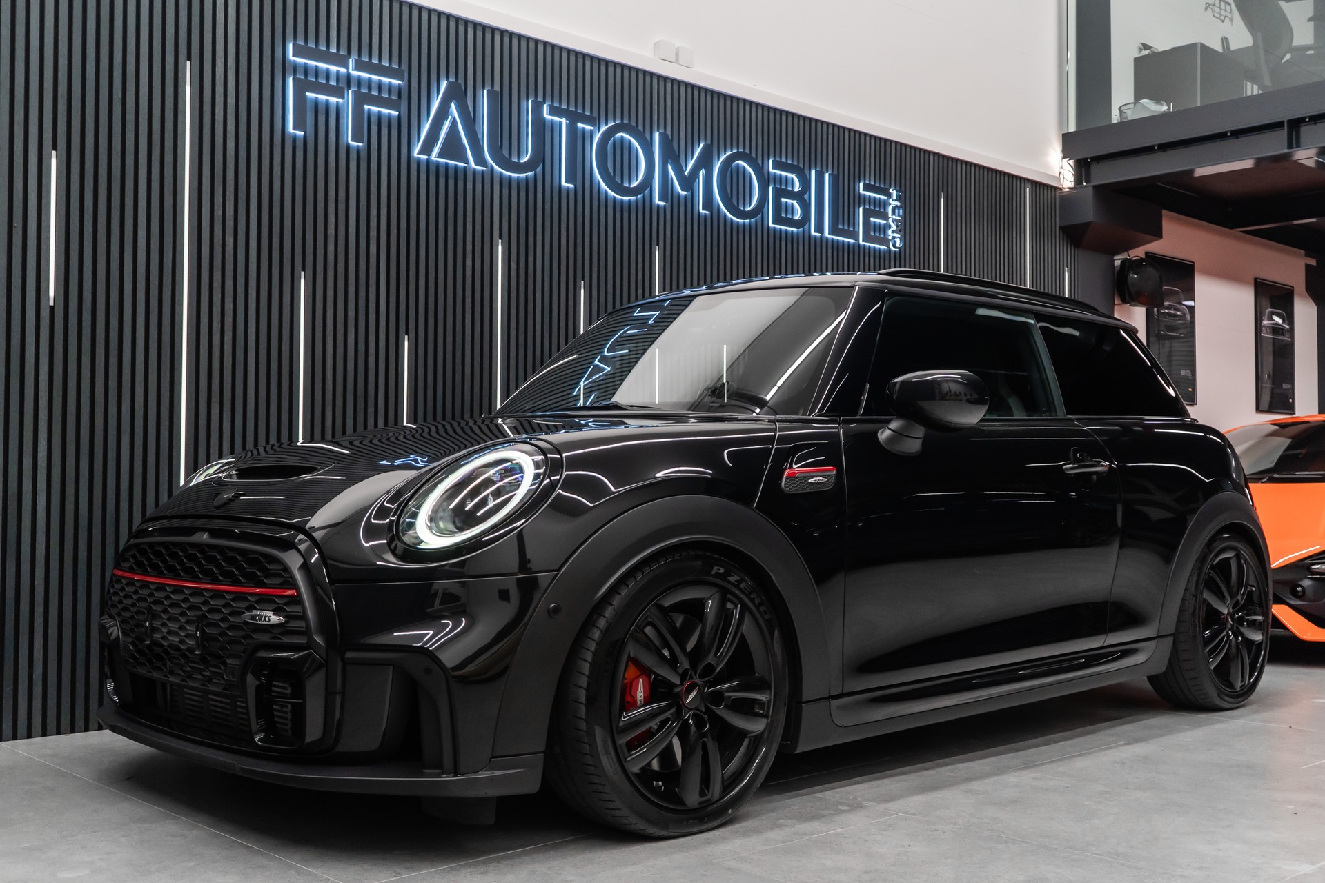 MINI Cooper John Cooper Works Steptronic-showroom-element-2