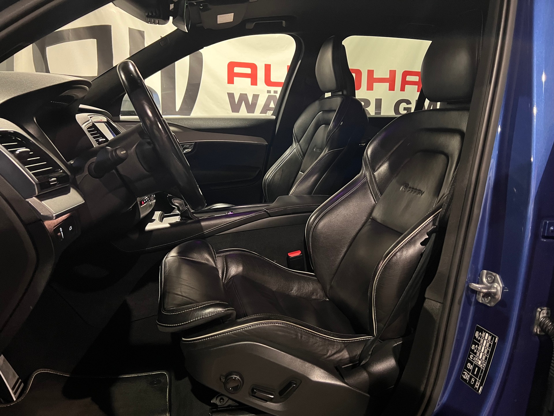 VOLVO XC90 T6 AWD R-Design Geartronic-image-11