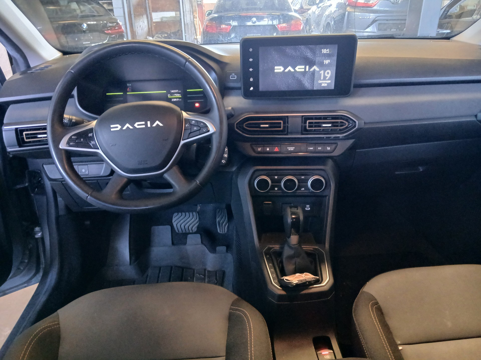 DACIA Jogger HEV 140 Extreme+-image-8