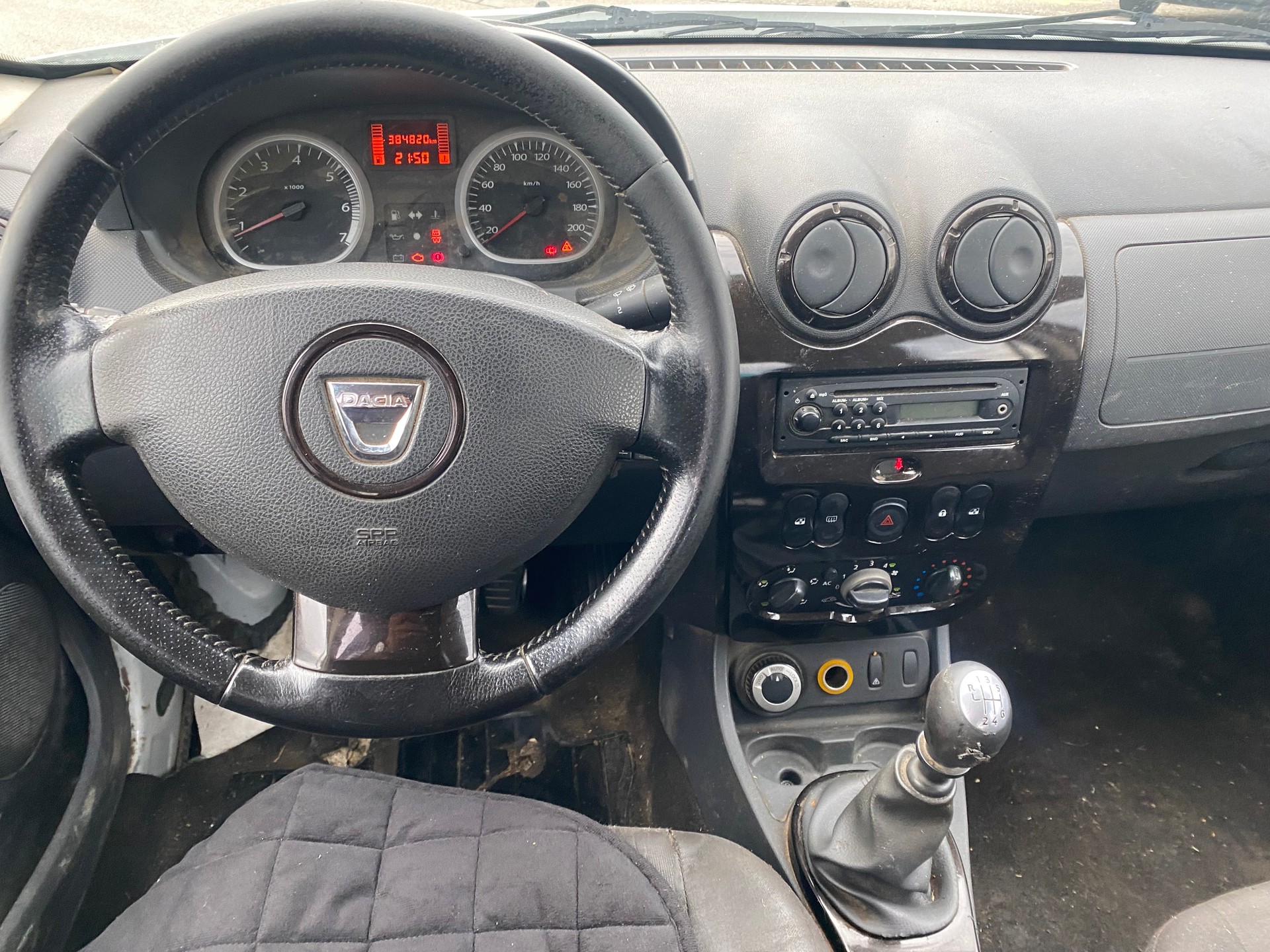 DACIA Duster 1.5 dCi Lauréate 4x4-image-6