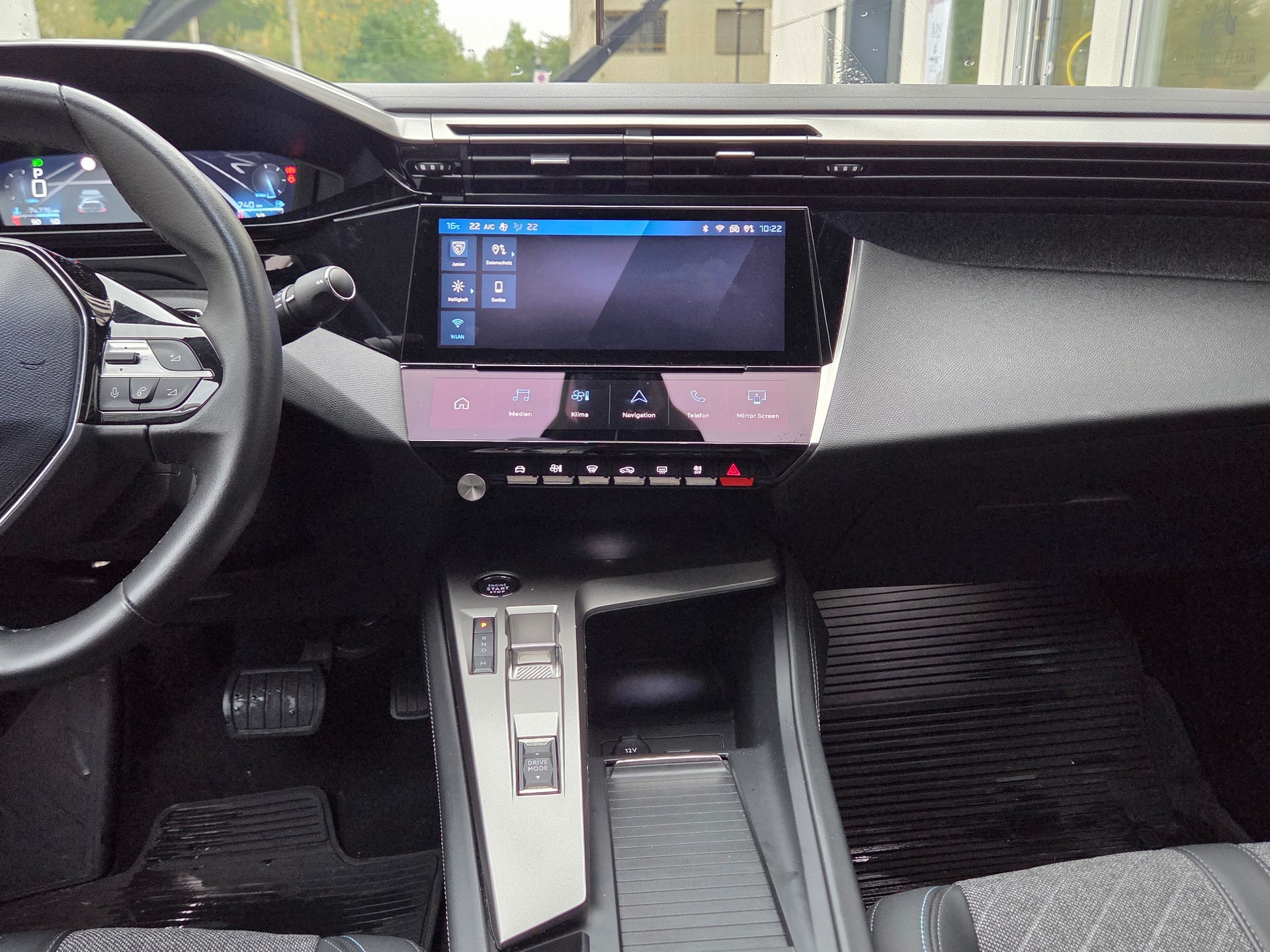 PEUGEOT 408 1.2 PureTech Allure EAT8-image-10