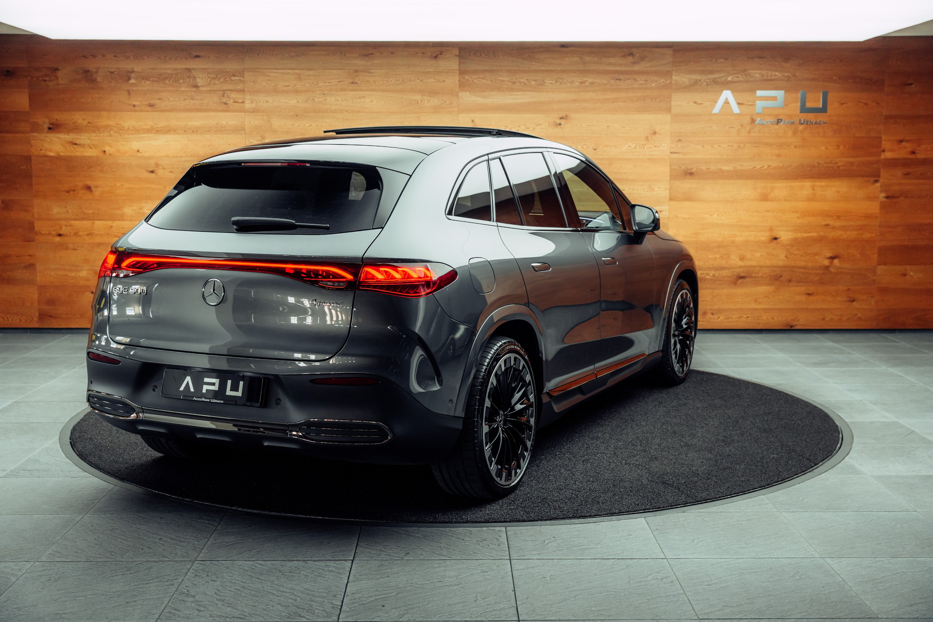 MERCEDES-BENZ EQE 500 4 Matic Executive Edition-showroom-element-1
