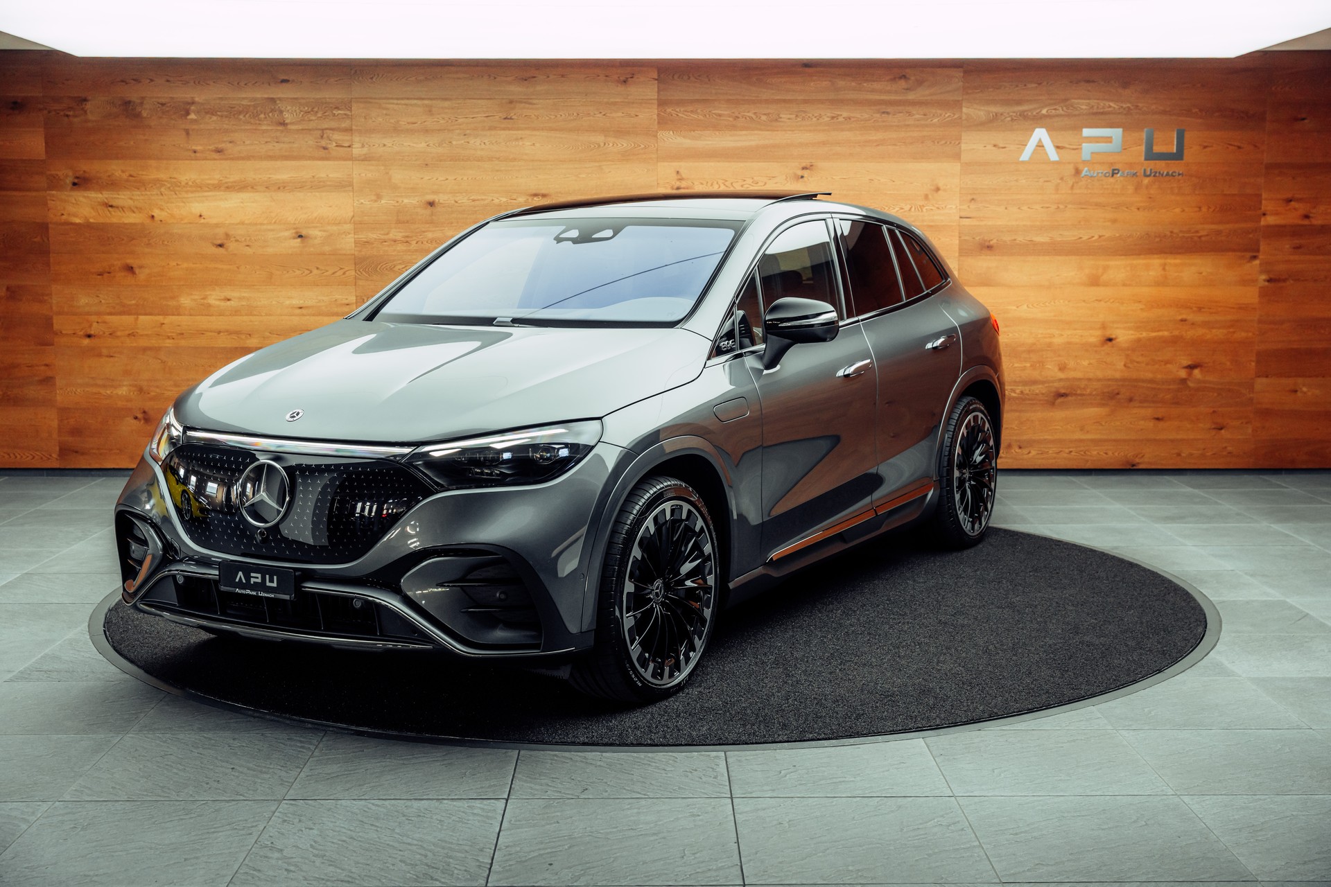 MERCEDES-BENZ EQE 500 4 Matic Executive Edition-showroom-element-3