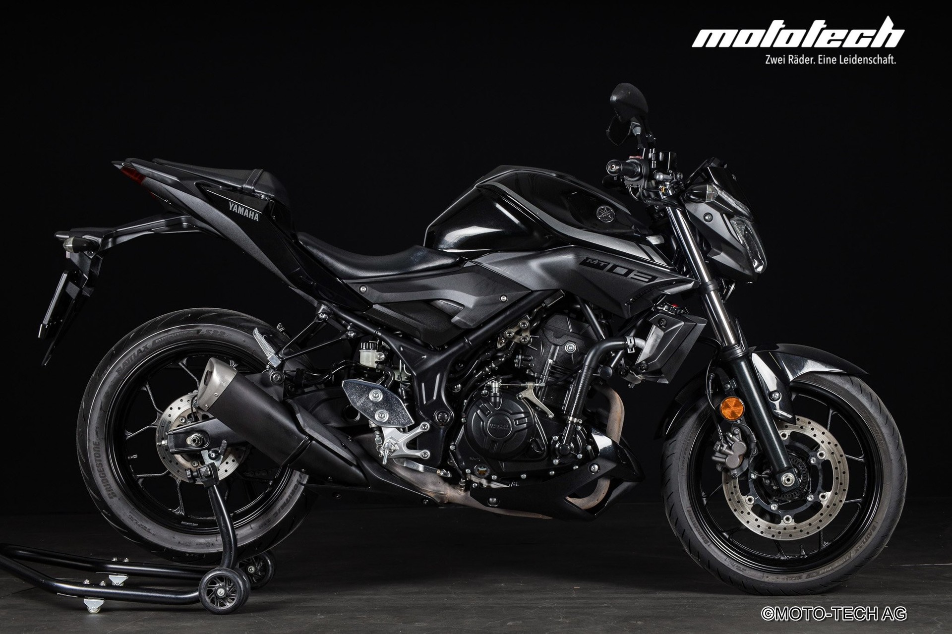 YAMAHA MT-03 ABS-showroom-element-1