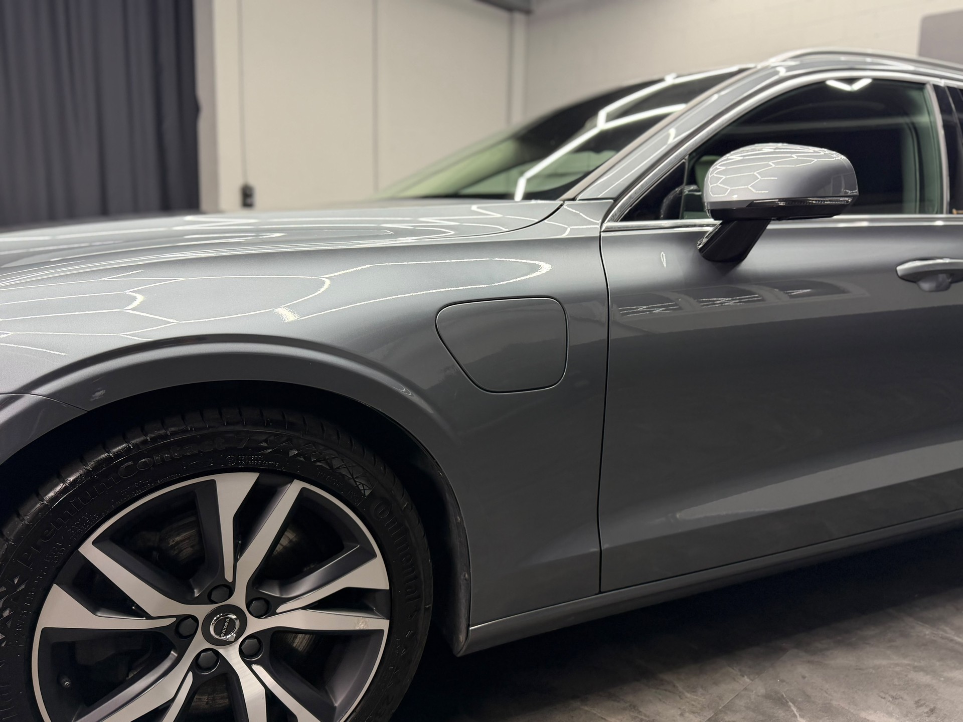 VOLVO V60 T6 eAWD Twin Engine Inscription Geartronic | CH-Auto | Gratis-Service | 360° Kamera | Harman/Kardon | Anhängerkupplung 2T-image-5