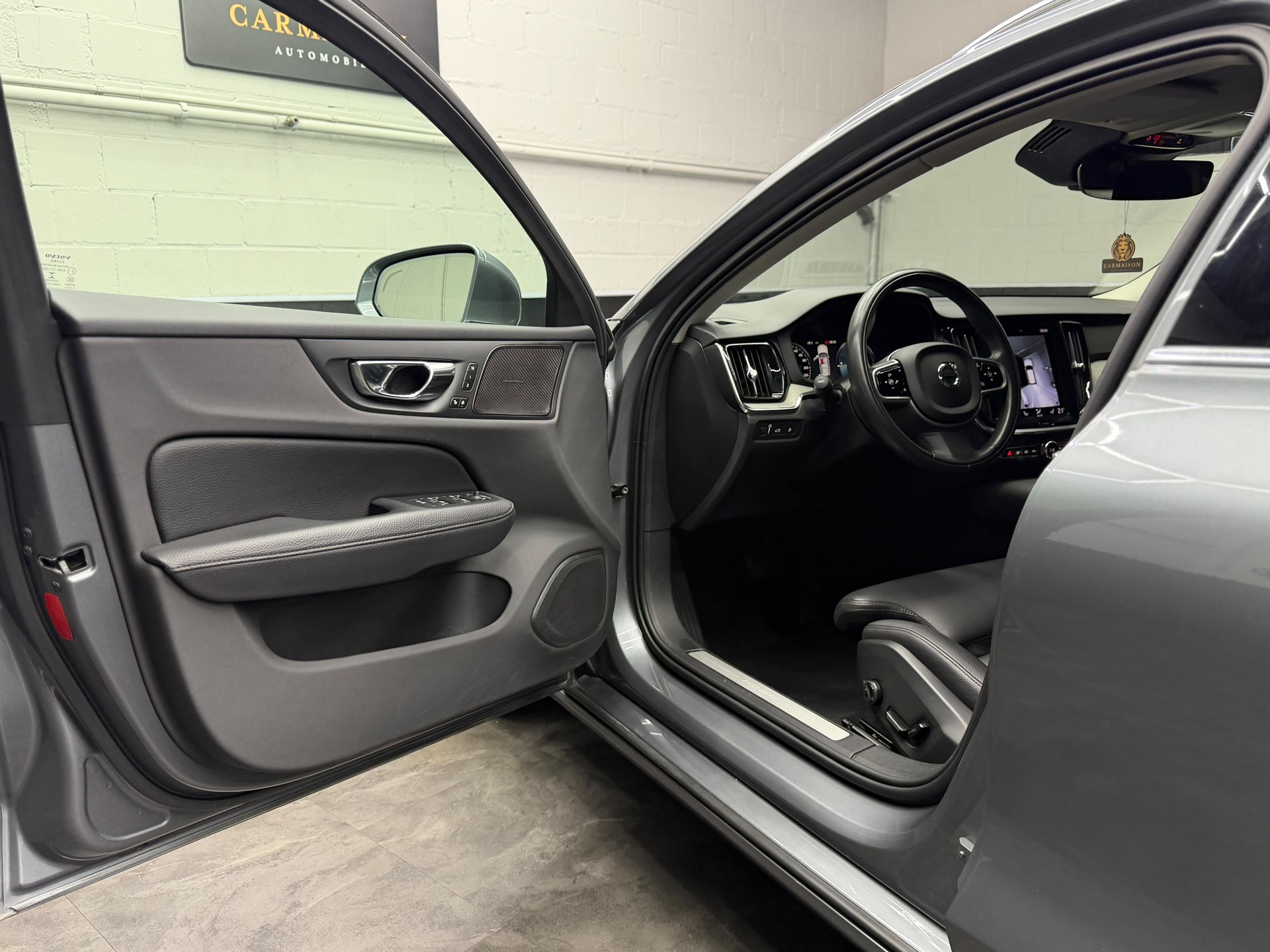VOLVO V60 T6 eAWD Twin Engine Inscription Geartronic | CH-Auto | Gratis-Service | 360° Kamera | Harman/Kardon | Anhängerkupplung 2T-image-13
