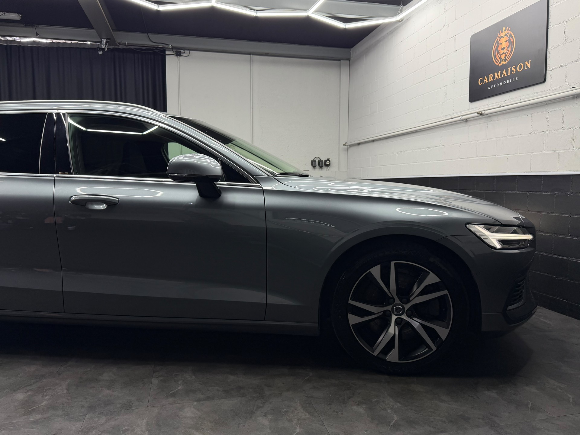 VOLVO V60 T6 eAWD Twin Engine Inscription Geartronic | CH-Auto | Gratis-Service | 360° Kamera | Harman/Kardon | Anhängerkupplung 2T-image-11