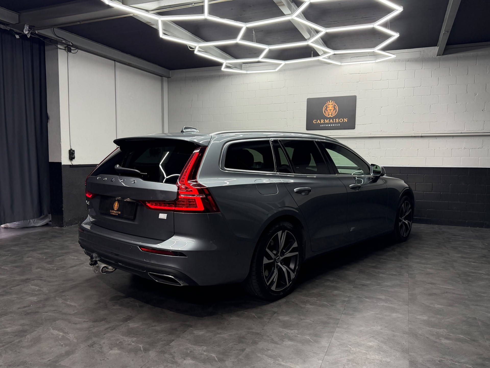 VOLVO V60 T6 eAWD Twin Engine Inscription Geartronic | CH-Auto | Gratis-Service | 360° Kamera | Harman/Kardon | Anhängerkupplung 2T-image-9