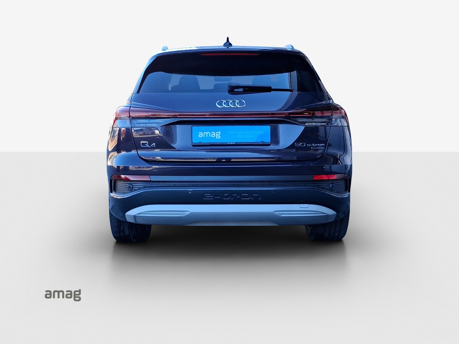 AUDI Q4 e-tron 50 quattro-showroom-element-3