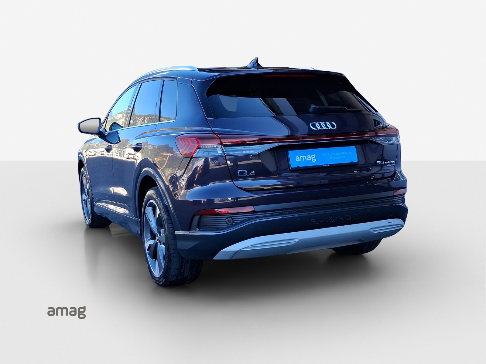 AUDI Q4 e-tron 50 quattro-showroom-element-2