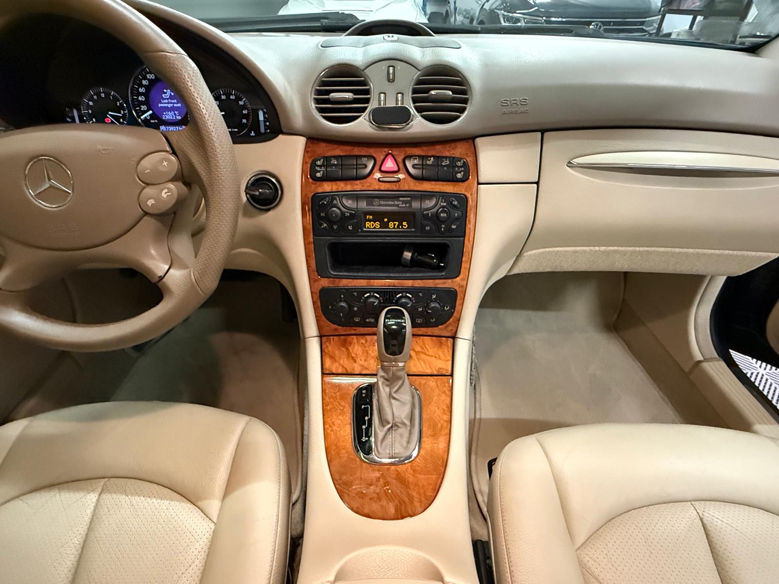 MERCEDES-BENZ CLK 320 Elégance Automatic-image-21